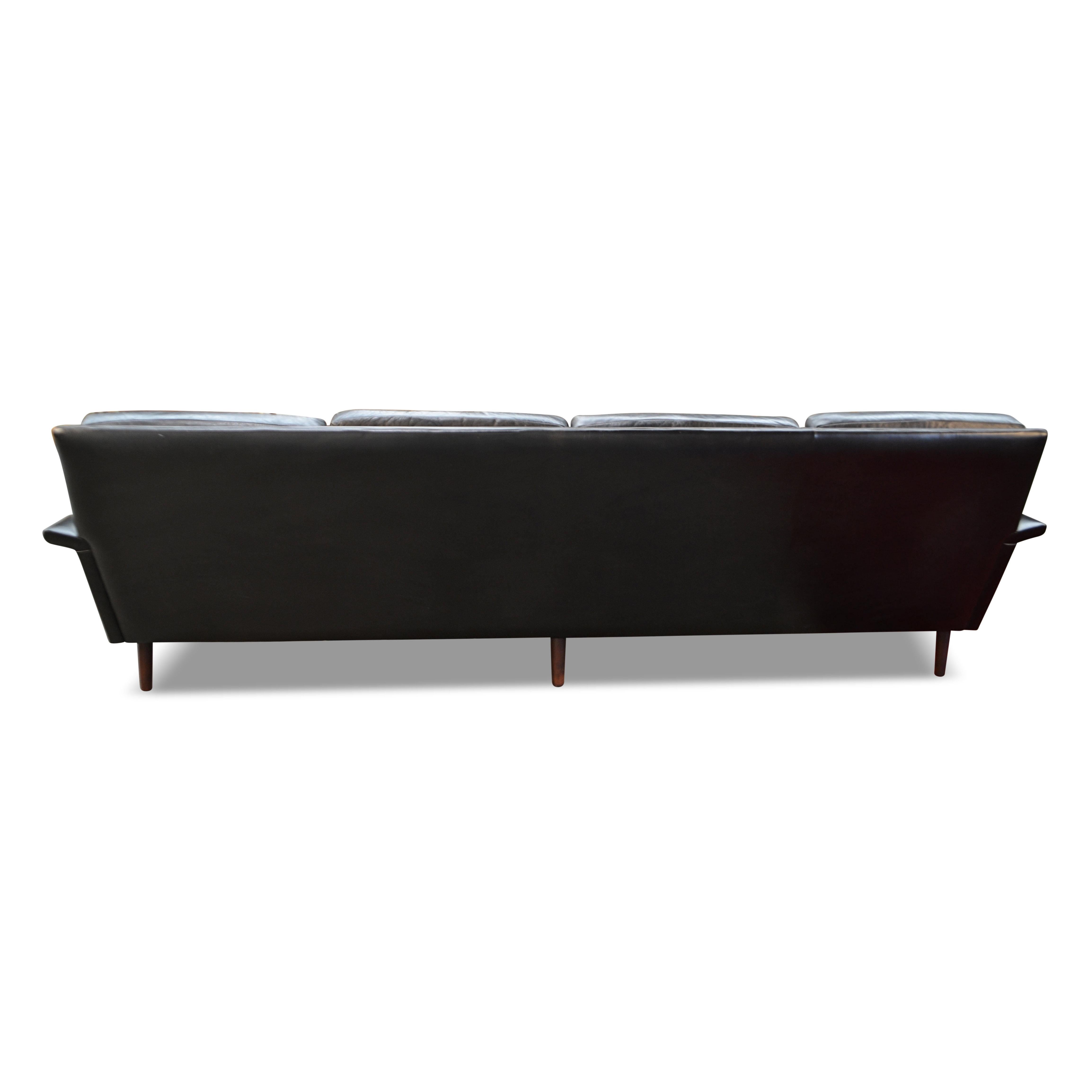 Vintage Danish Design Hans Olsen 4-Seater Leather Sofa In Good Condition In VENLO, LI