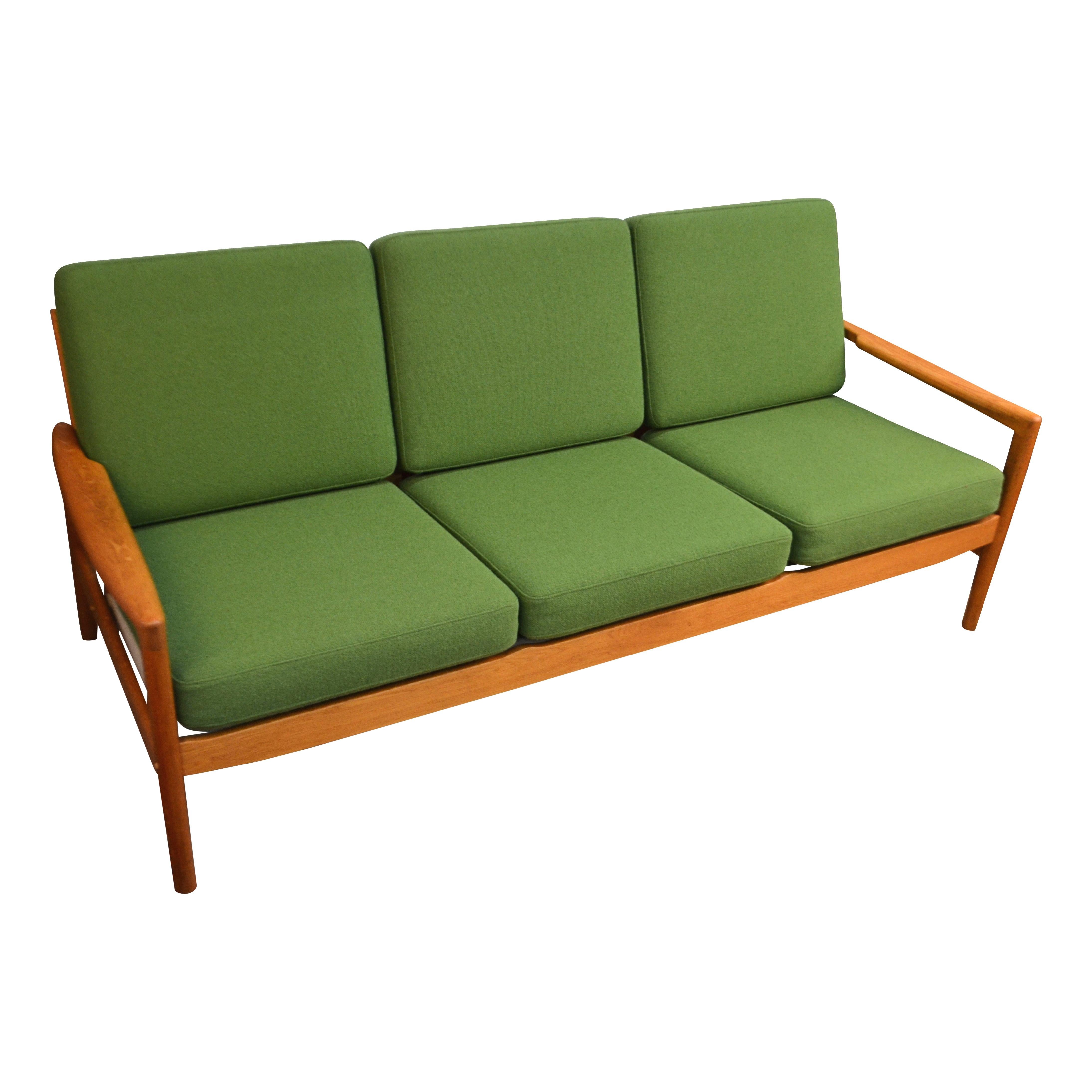 Vintage Danish Design Hans Olsen Oak 3-Seater Sofa In Good Condition In VENLO, LI