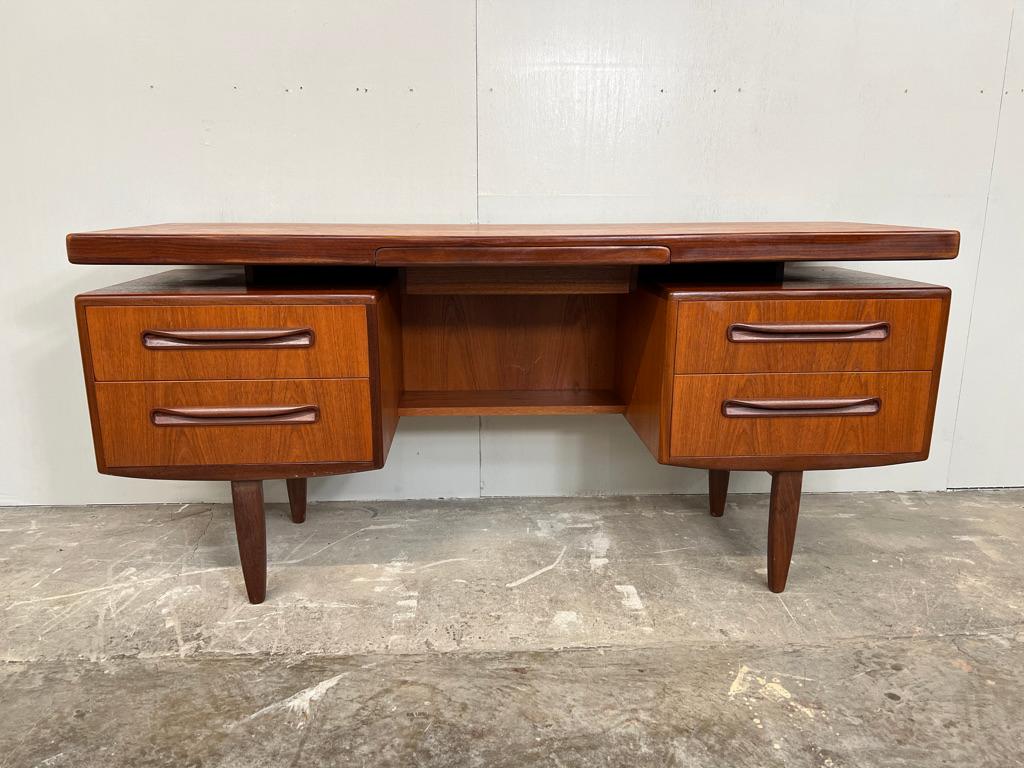British Vintage Danish designed 1960's teak minimalistic floating desk For Sale