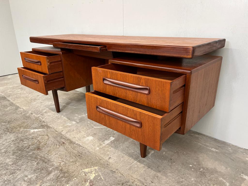 Teak Vintage Danish designed 1960's teak minimalistic floating desk For Sale