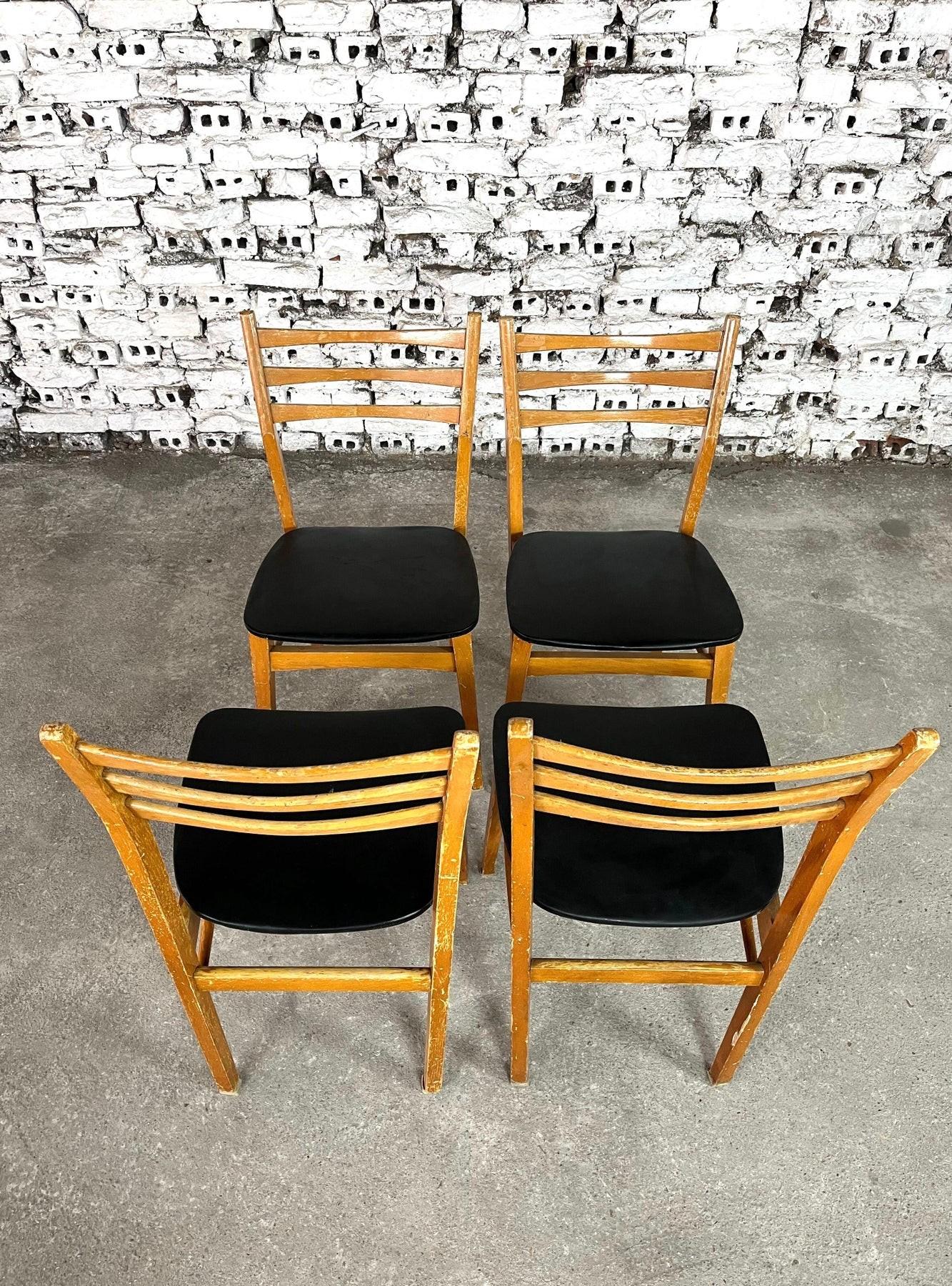 Vintage Danish Dining Chairs, 1960s – Set of 4 Bon état - En vente à Bridgeport, CT