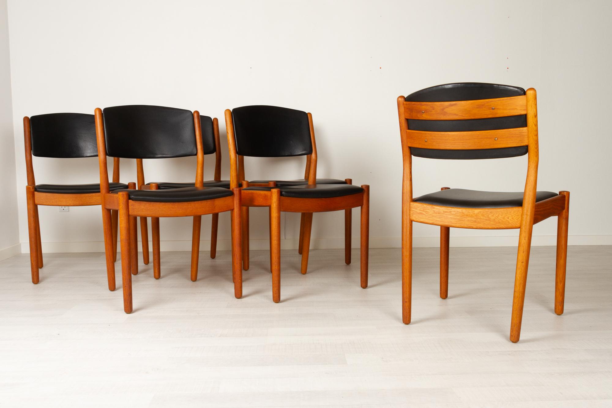 Vintage Danish J 61 dining chairs by Poul Volther for FDB Møbler, 1960s, set of 6
Set of six chairs in solid teak stained oak with original skai upholstery. Very good build quality, and very comfortable with good back support.
All chairs have