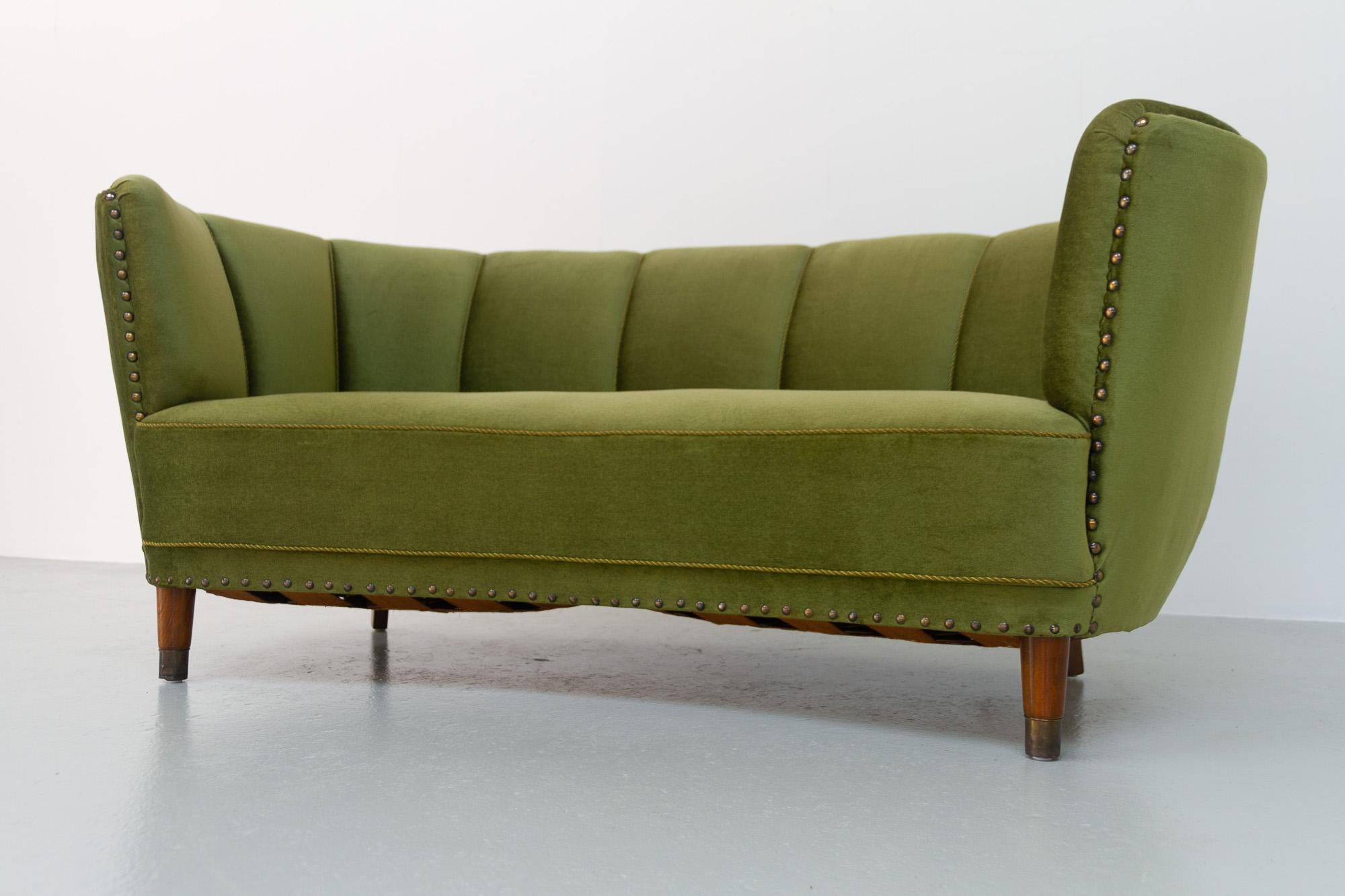 Vintage Danish Emerald Green Velvet Art Deco Banana Sofa, 1940s 2