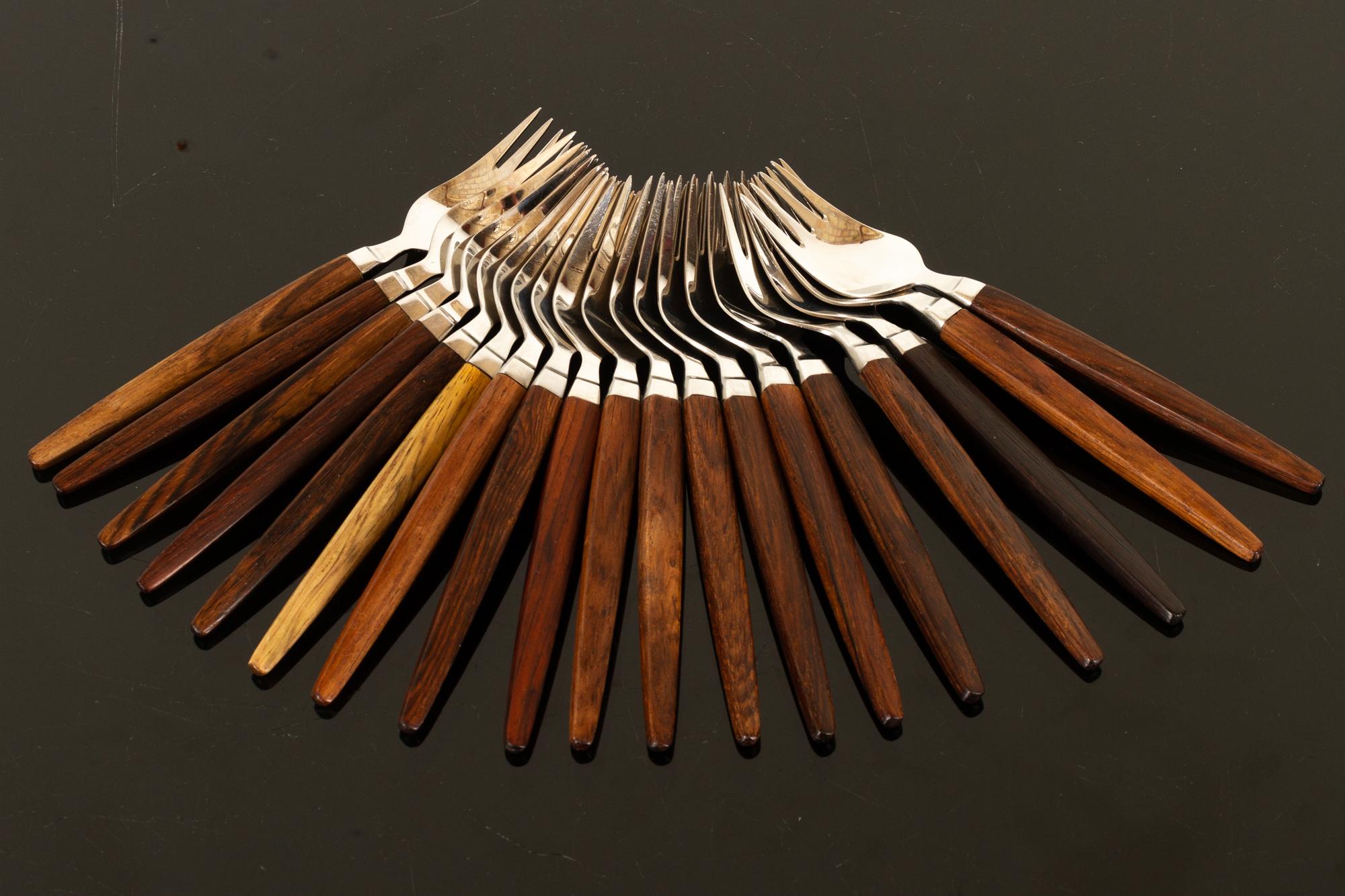 Mid-20th Century Vintage Danish Eton Cutlery by Henning Nørgaard for Raadvad, 1960s, Set of 79 For Sale