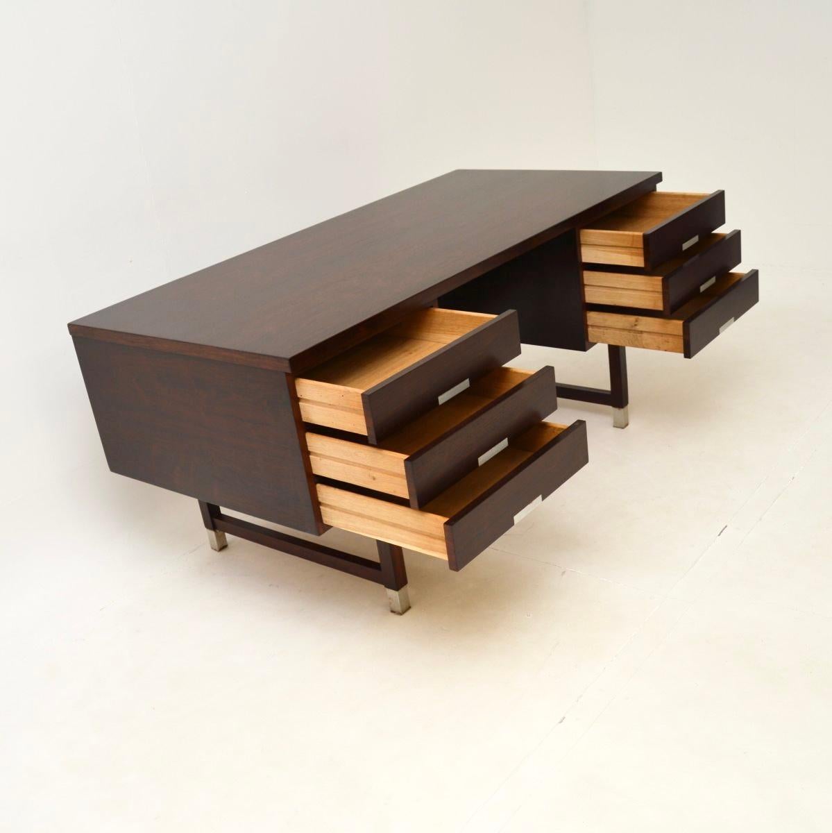 Vintage Danish Executive Desk Model EP401 by Ejgil Petersen Mobelfabrik In Good Condition In London, GB