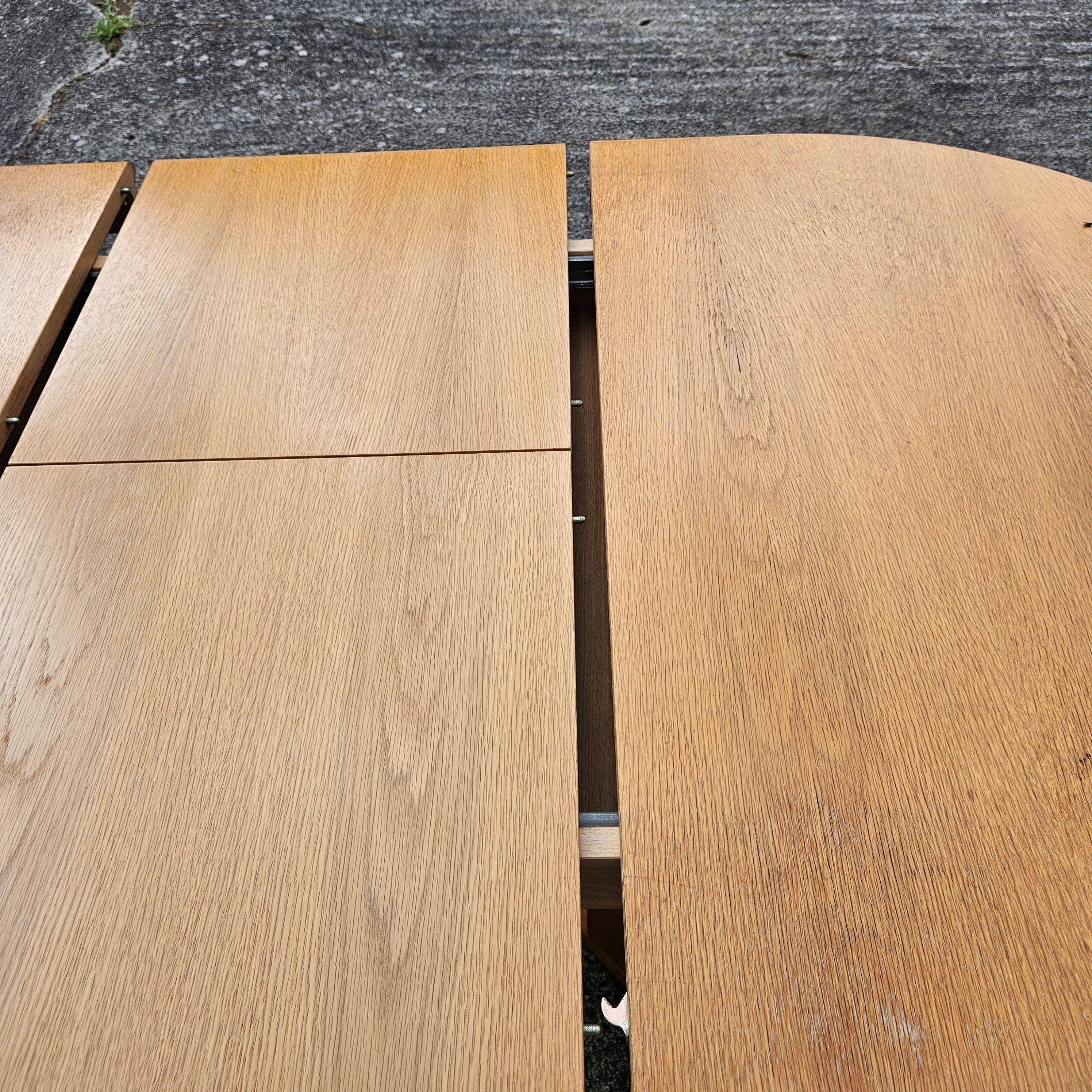 Vintage Danish extendable Dining Table-Postmodern Dining Table - 80s For Sale 8