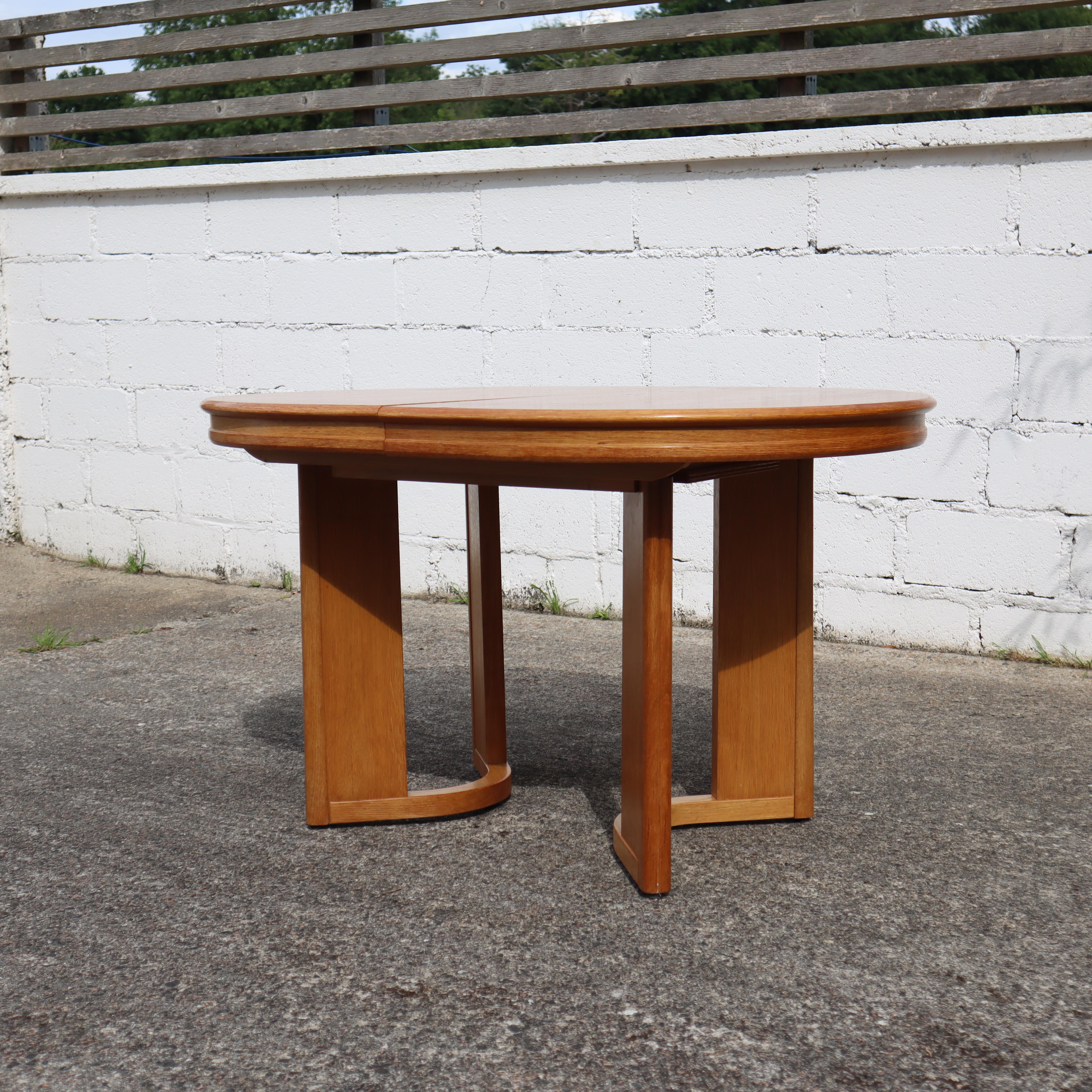 Vintage Danish extendable Dining Table-Postmodern Dining Table - 80s For Sale 13