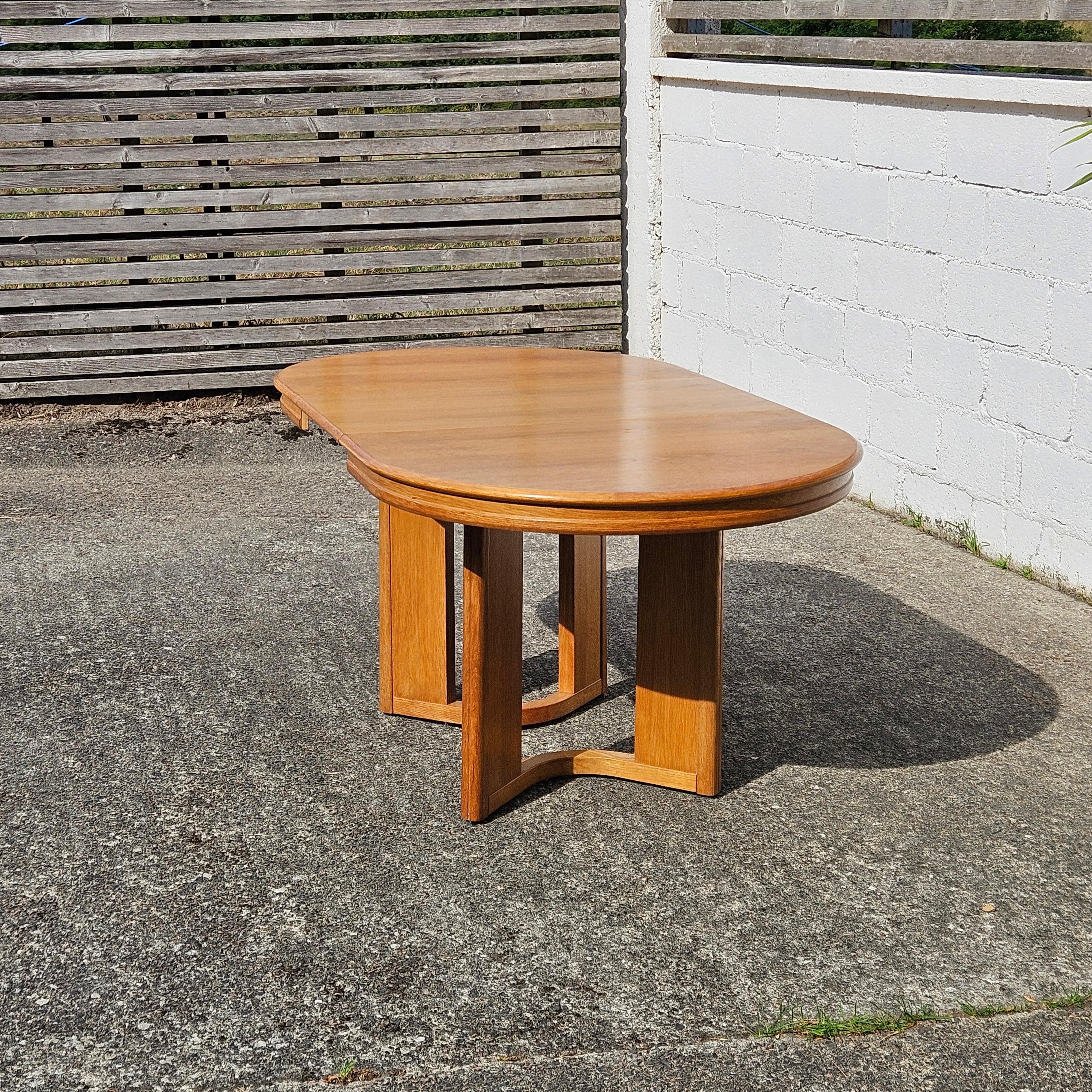 Late 20th Century Vintage Danish extendable Dining Table-Postmodern Dining Table - 80s For Sale