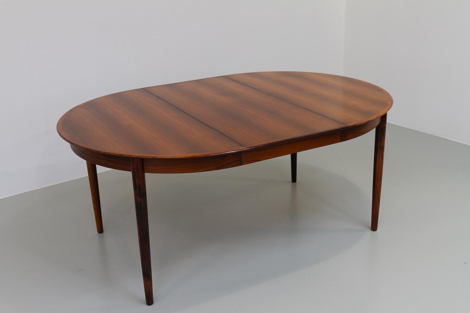 Vintage Danish Extendable Rosewood Dining Table by Skovby, 1960s.  For Sale 6