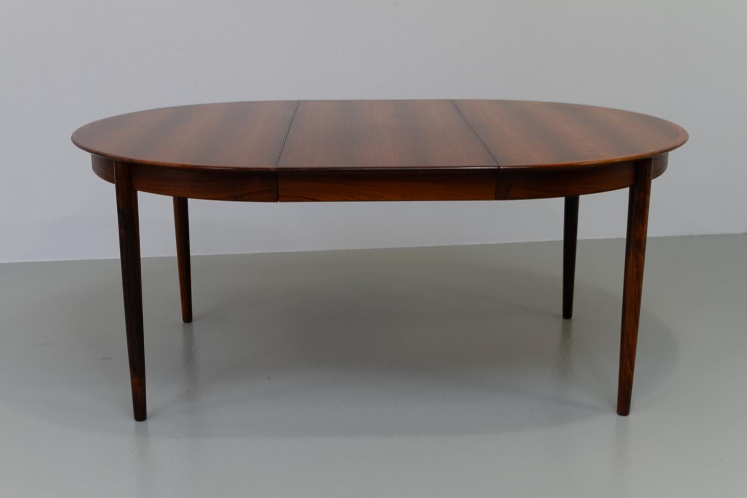 Vintage Danish Extendable Rosewood Dining Table by Skovby, 1960s.  For Sale 7