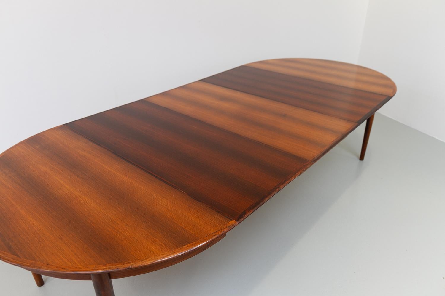 Vintage Danish Extendable Rosewood Dining Table by Skovby, 1960s.  For Sale 13