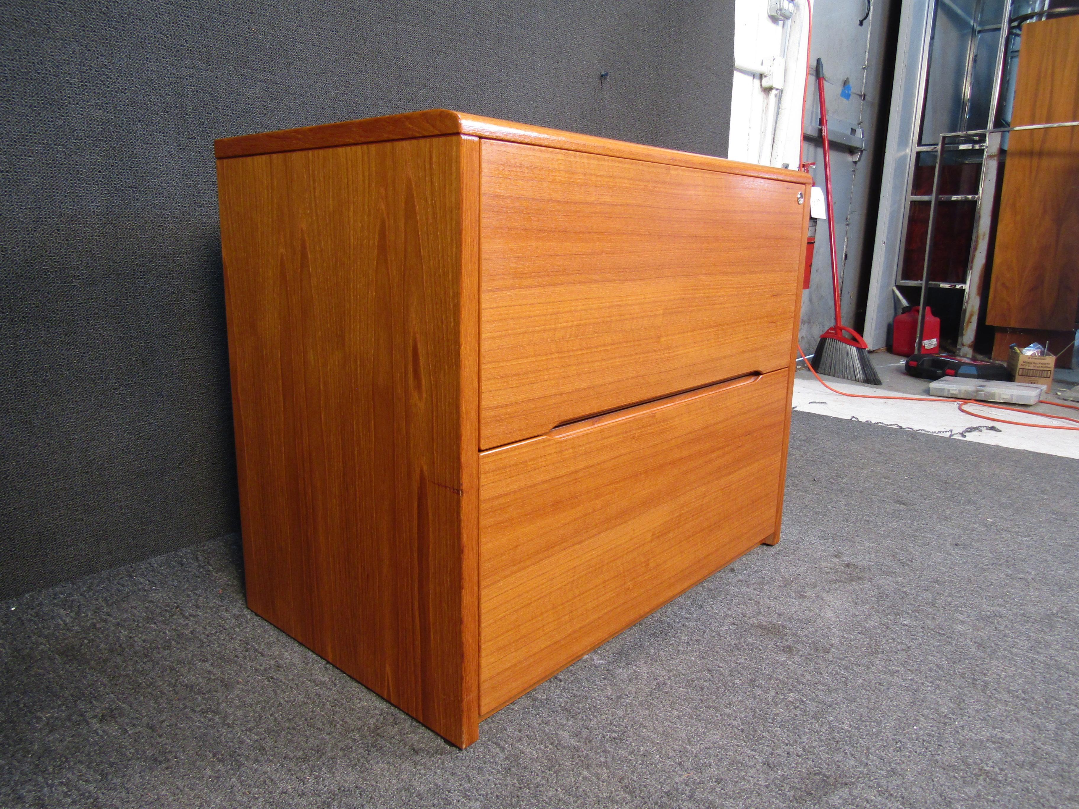 Vintage Danish Filing Cabinet In Good Condition In Brooklyn, NY