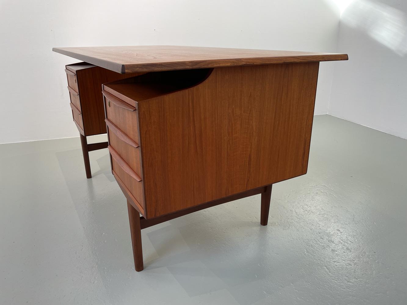 Vintage Danish Freestanding Teak Desk by Tibergaard, 1960s. 4