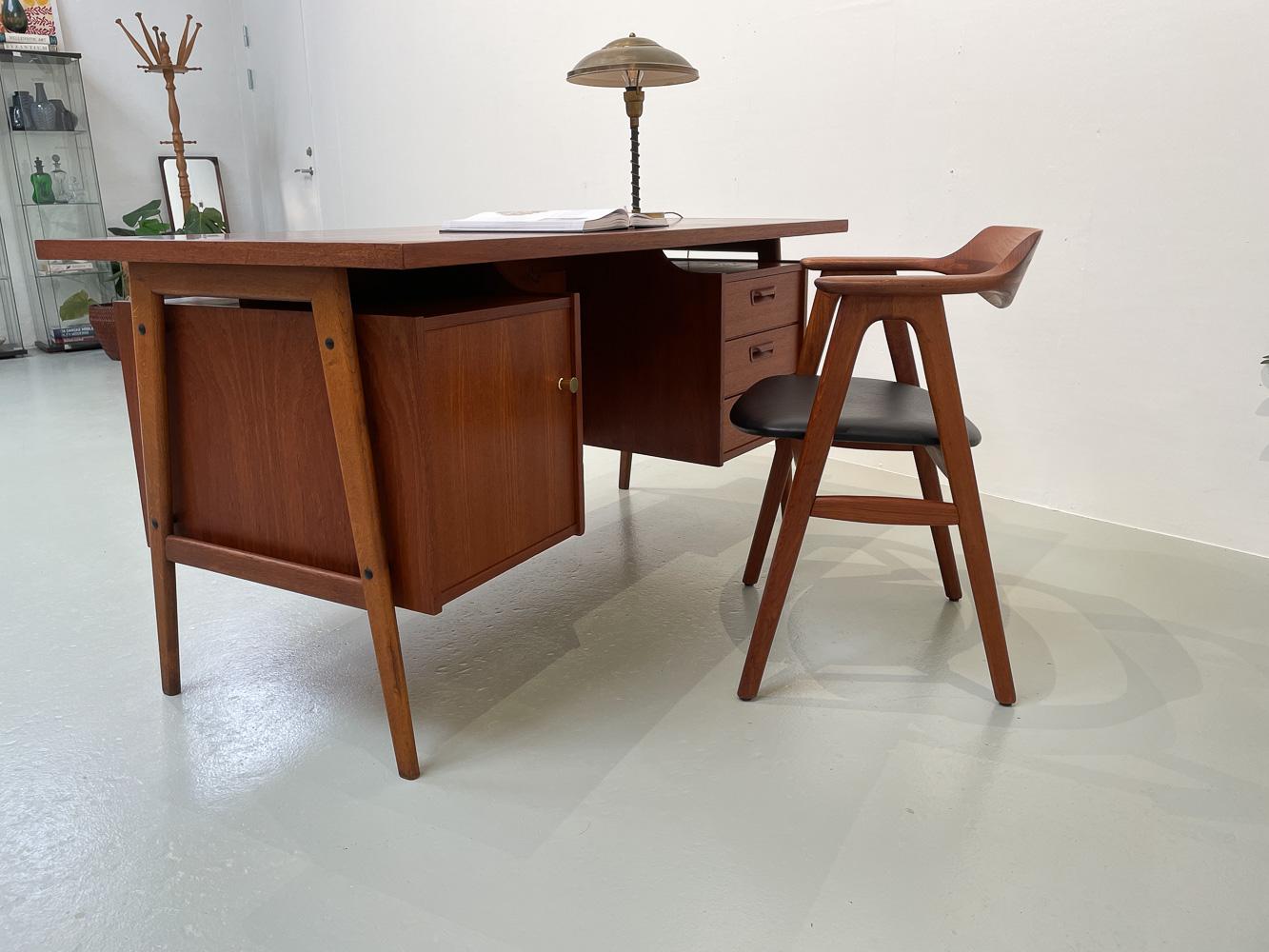 Vintage Danish Freestanding Teak Desk with Floating Curved Top, 1960s 15