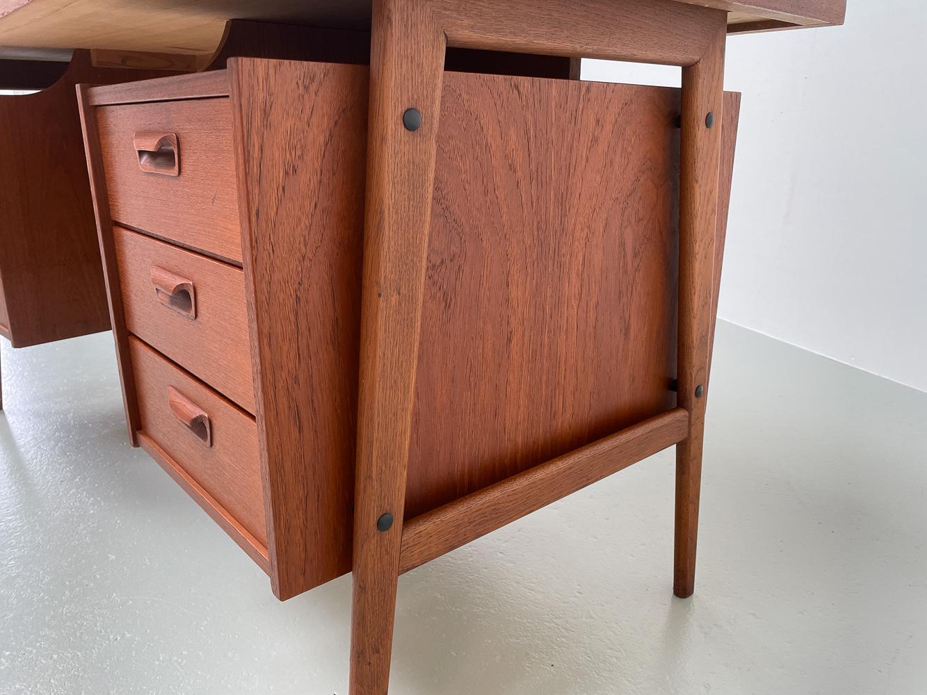 Mid-20th Century Vintage Danish Freestanding Teak Desk with Floating Curved Top, 1960s