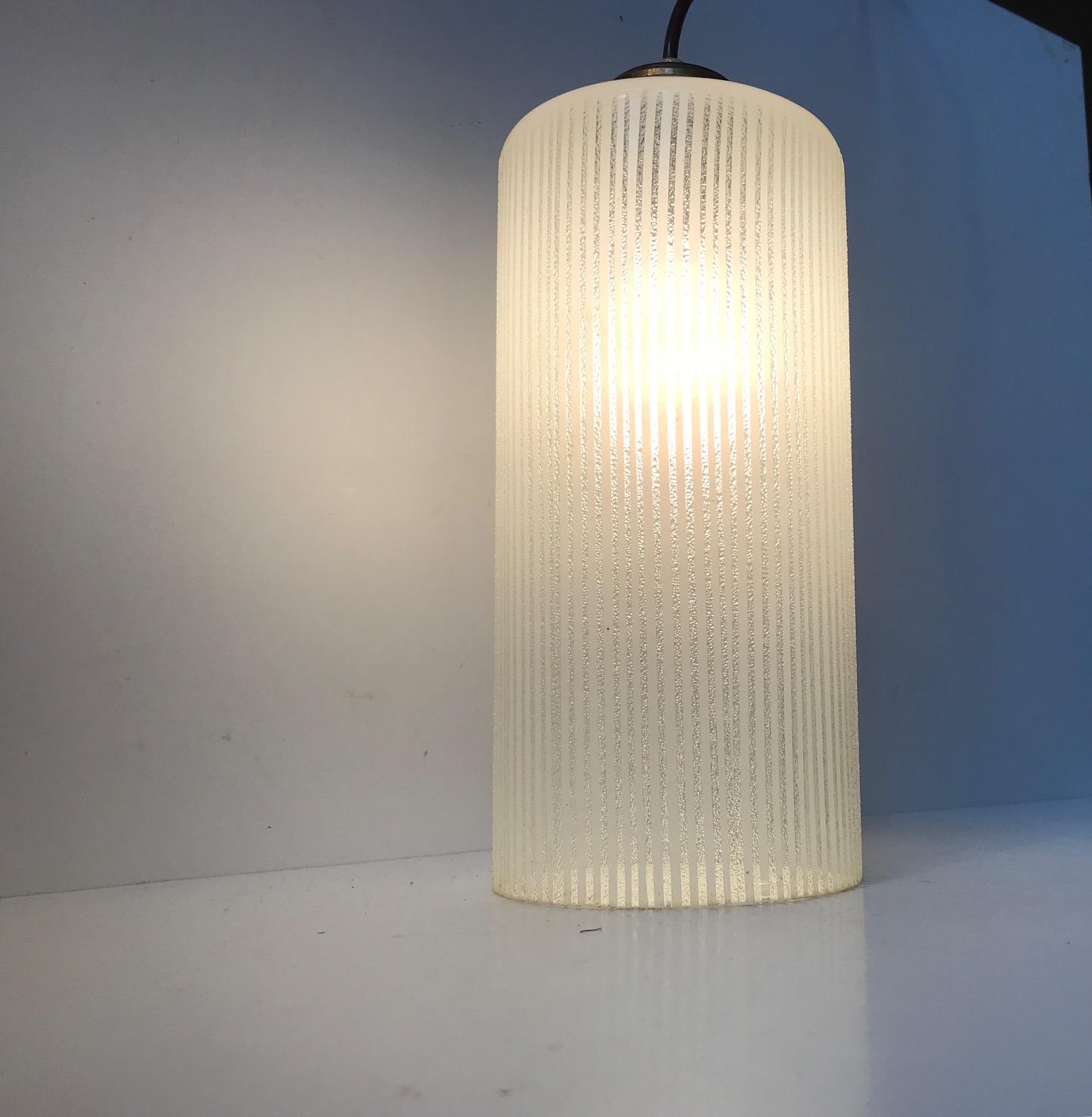 Vintage Danish Functionalist Pendant Light in Pinstriped Glass from Voss, 1950s In Good Condition In Esbjerg, DK