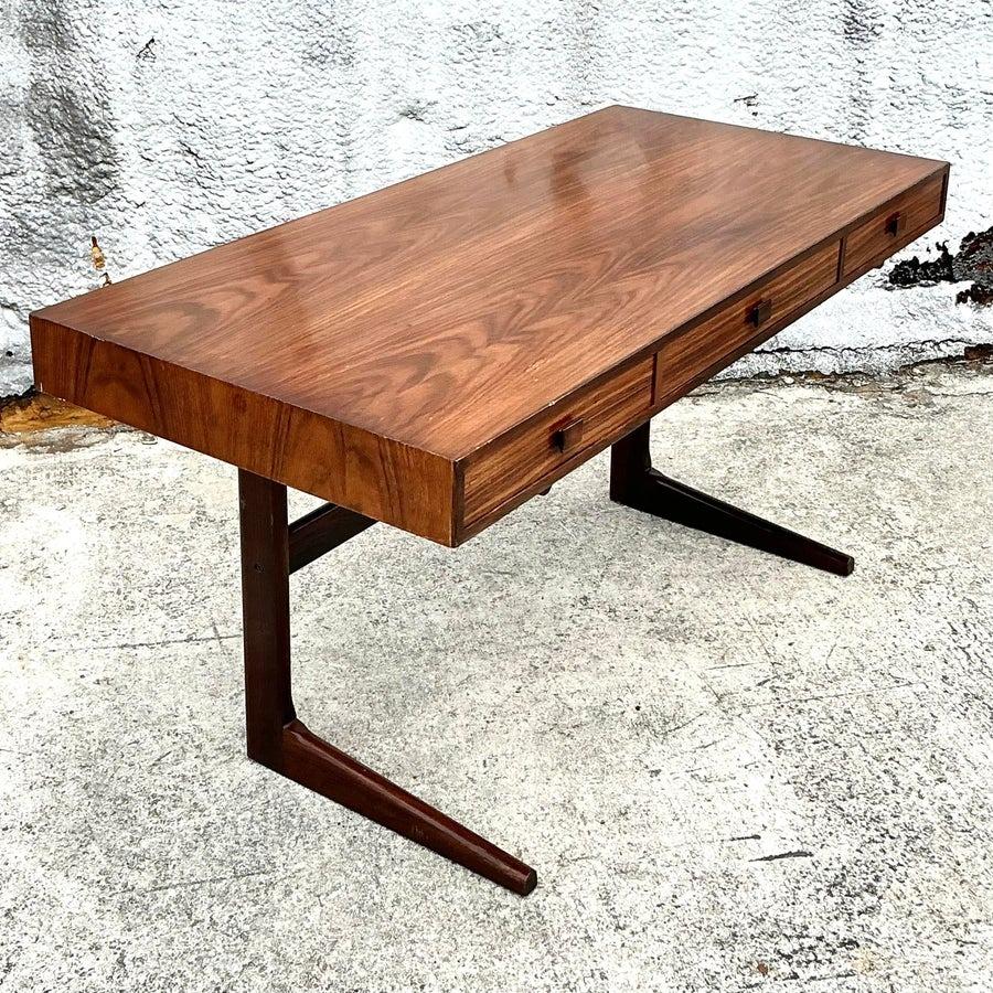 Vintage Danish Georg Petersens Cantilevered Rosewood Desk For Sale 6