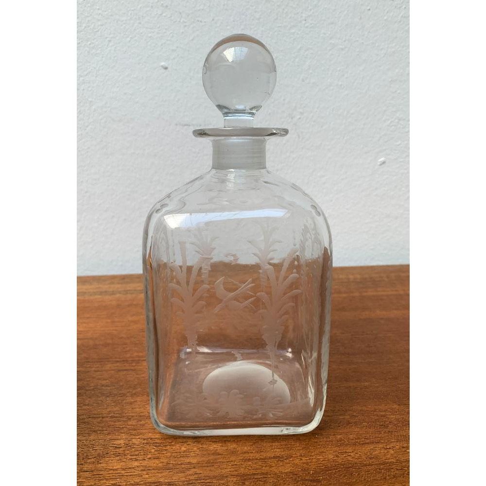 Bouteille de verre danoise vintage avec gravure en vente 4