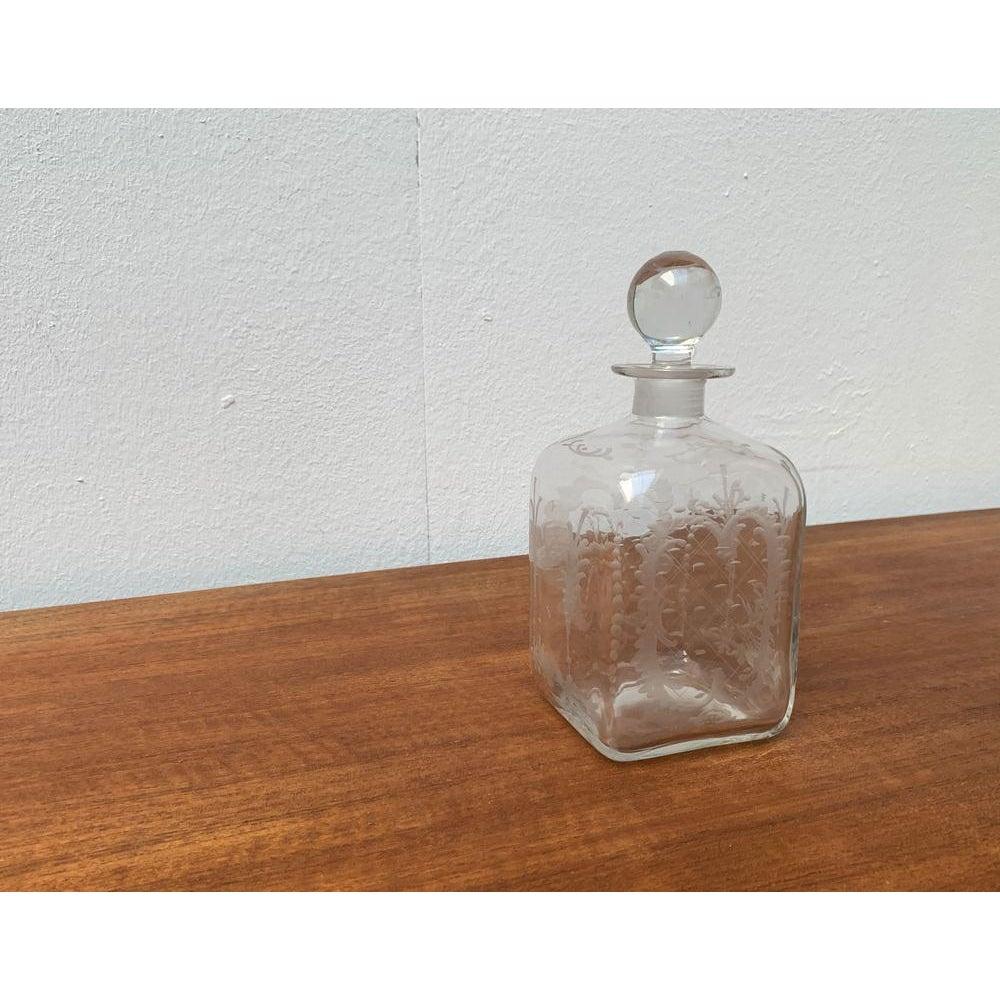 Bouteille de verre danoise vintage avec gravure en vente 6
