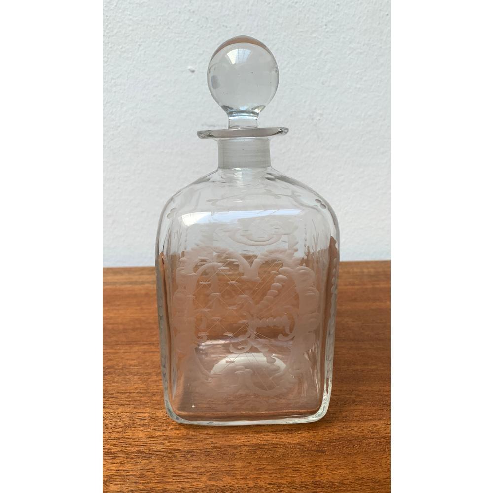 Bouteille de verre danoise vintage avec gravure en vente 3