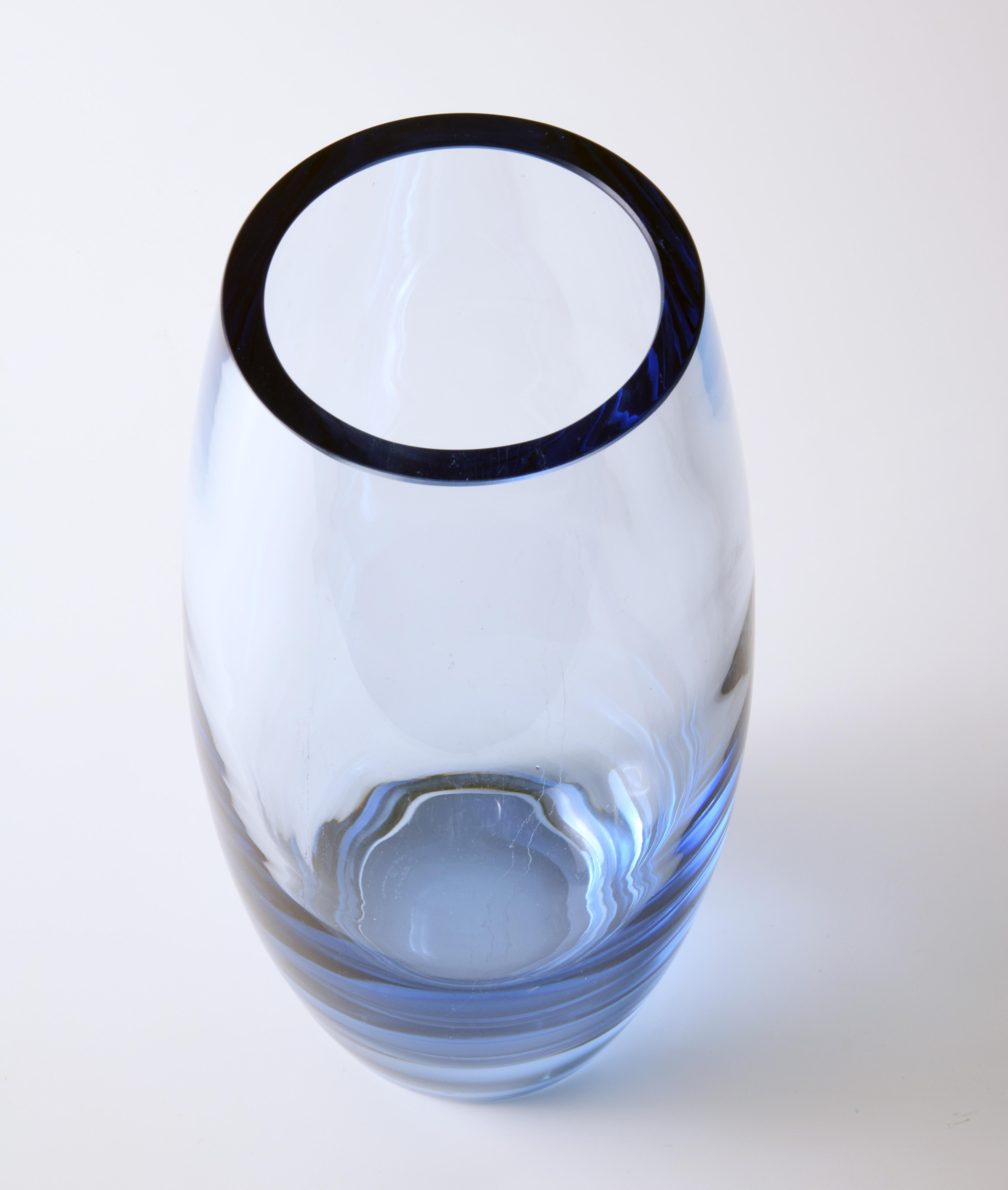 Vintage Danish Glass Vase by Per Lutken for Holmegaard in 1960s In Good Condition For Sale In SAINT-YRIEIX-SUR-CHARENTE, FR