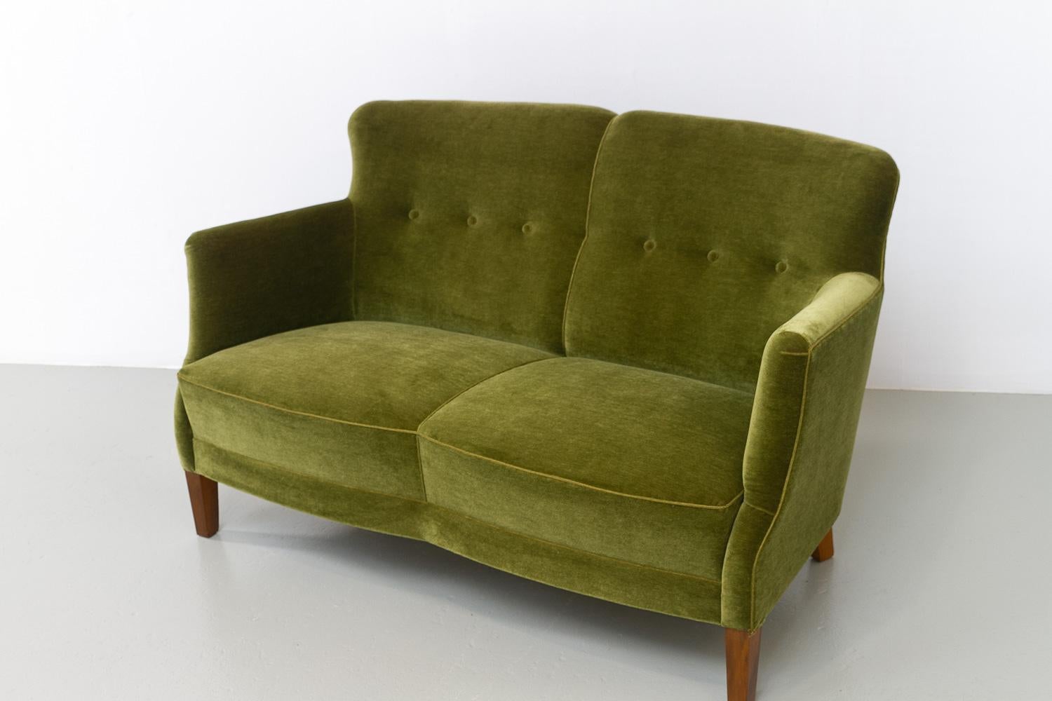 Vintage Danish Green Velvet Sofa, 1940s. 7