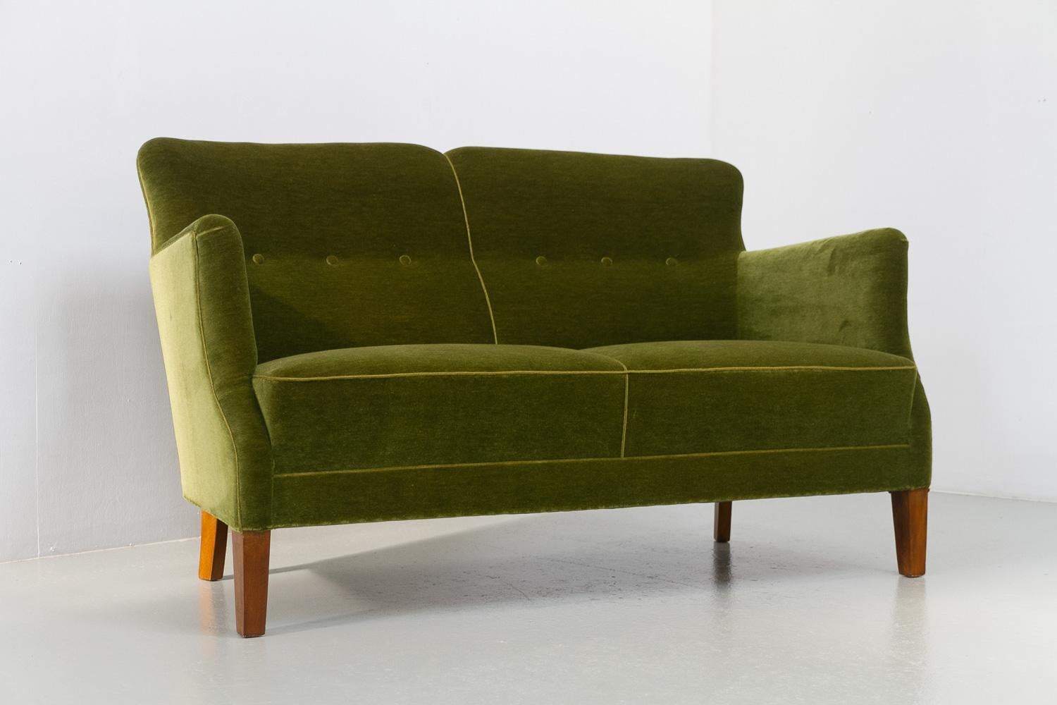 Vintage Danish Green Velvet Sofa, 1940s. 8