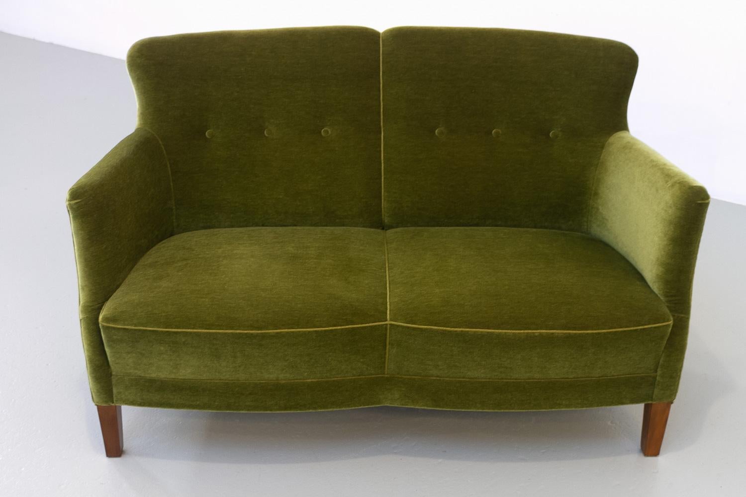 Vintage Danish Green Velvet Sofa, 1940s. 15