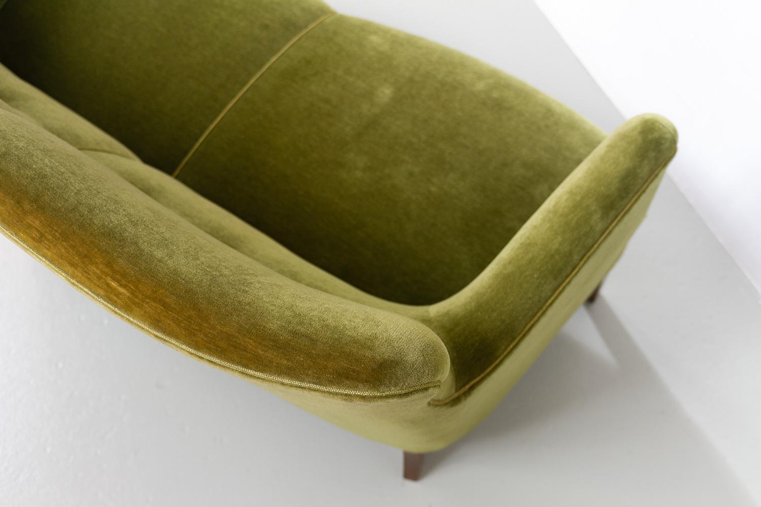 Vintage Danish Green Velvet Sofa, 1940s. 4