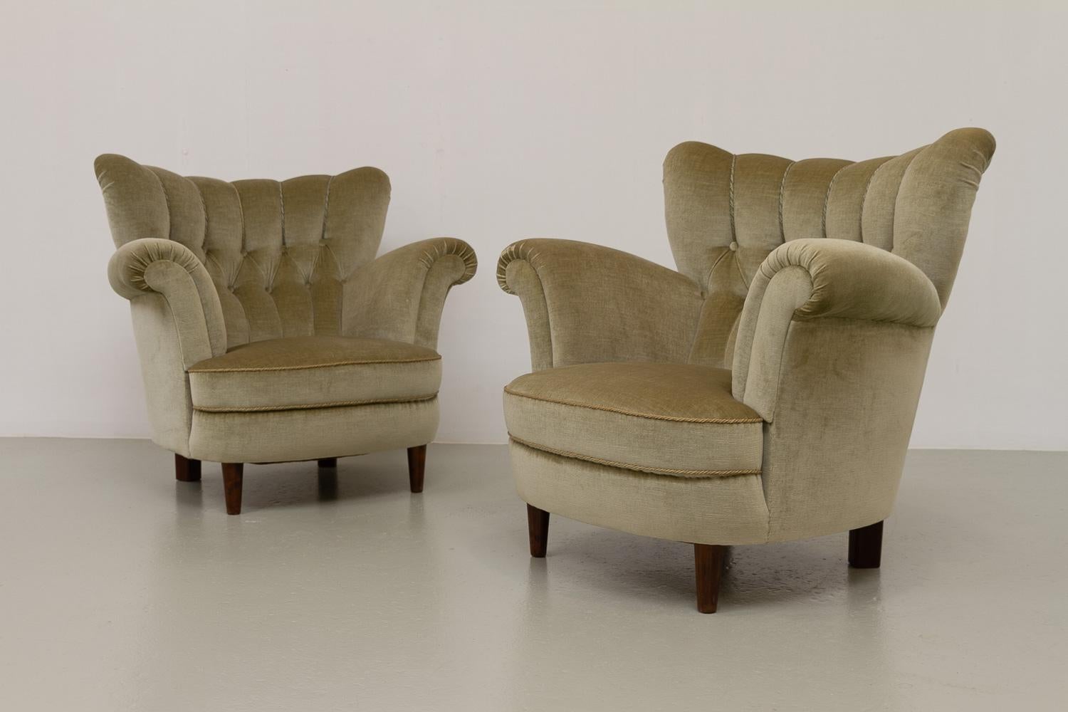 Vintage Danish Green Velvet Wingback Lounge Chairs, 1940s. Set of 2. 7