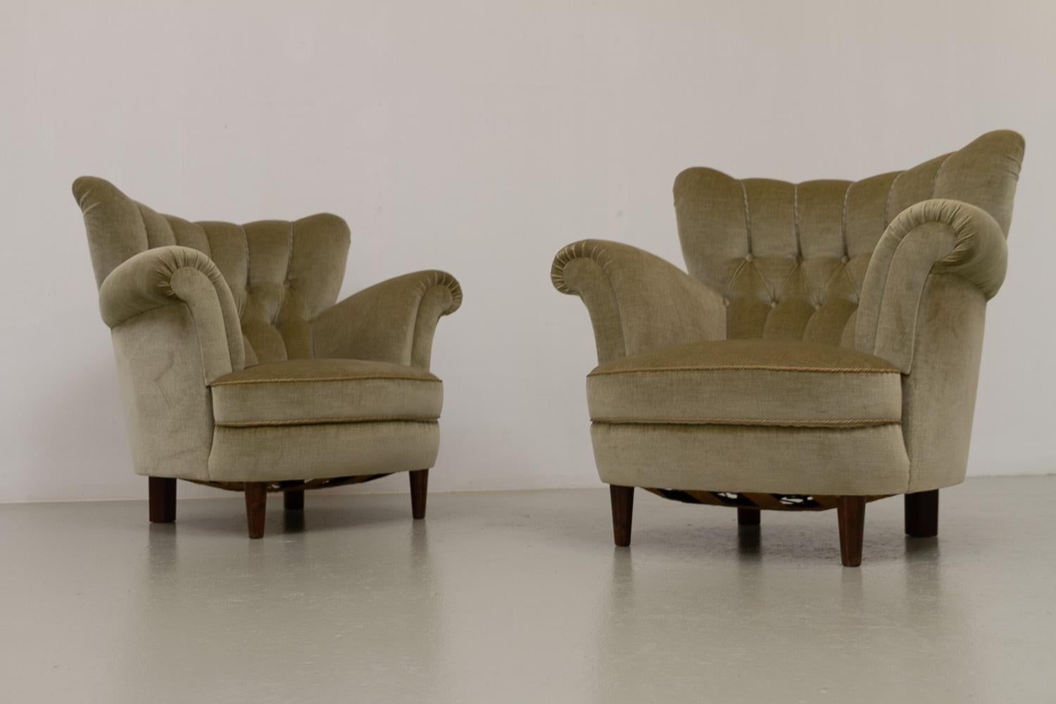 Vintage Danish Green Velvet Wingback Lounge Chairs, 1940s. Set of 2. 8
