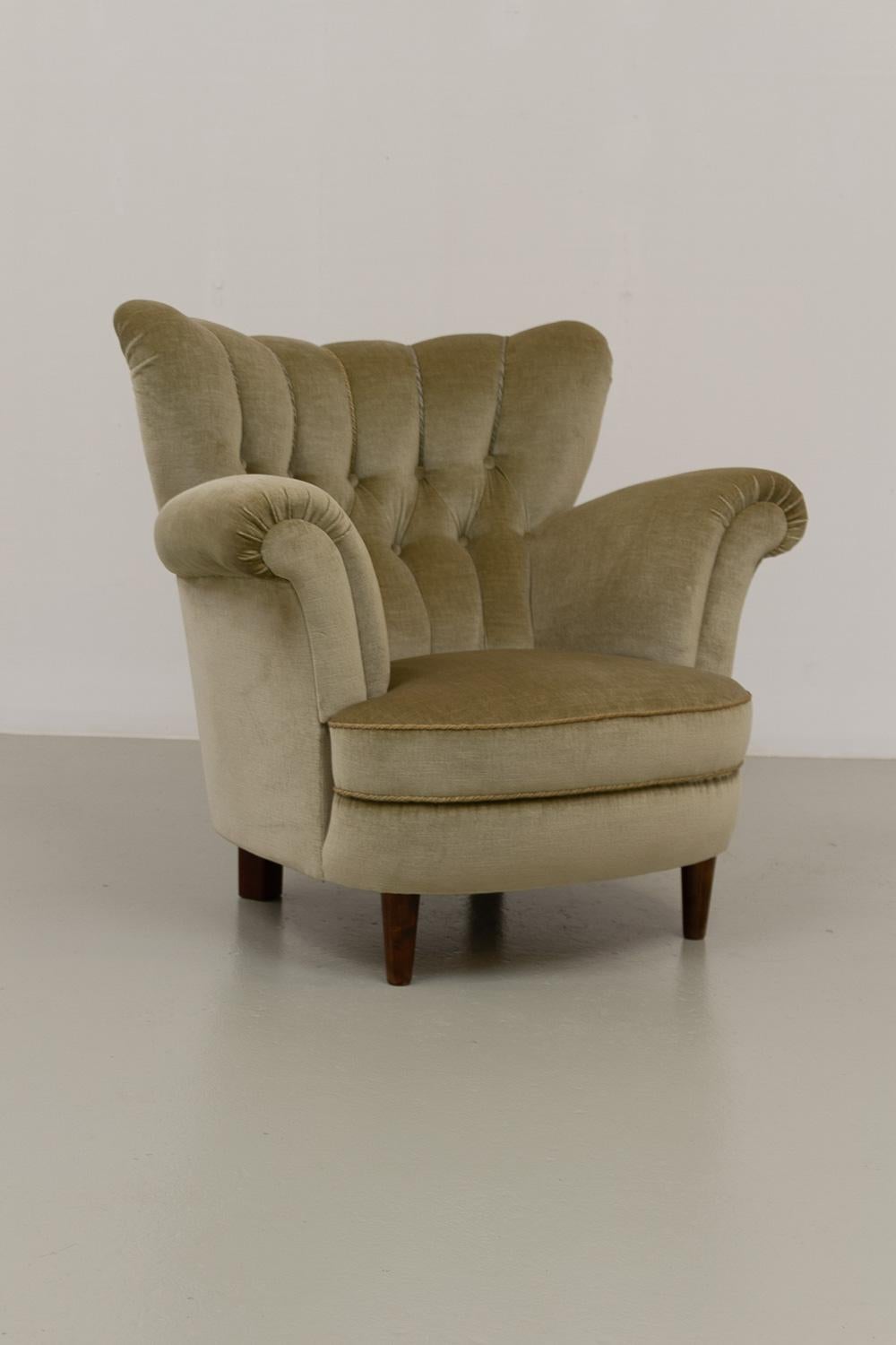 Vintage Danish Green Velvet Wingback Lounge Chairs, 1940s. Set of 2. 10