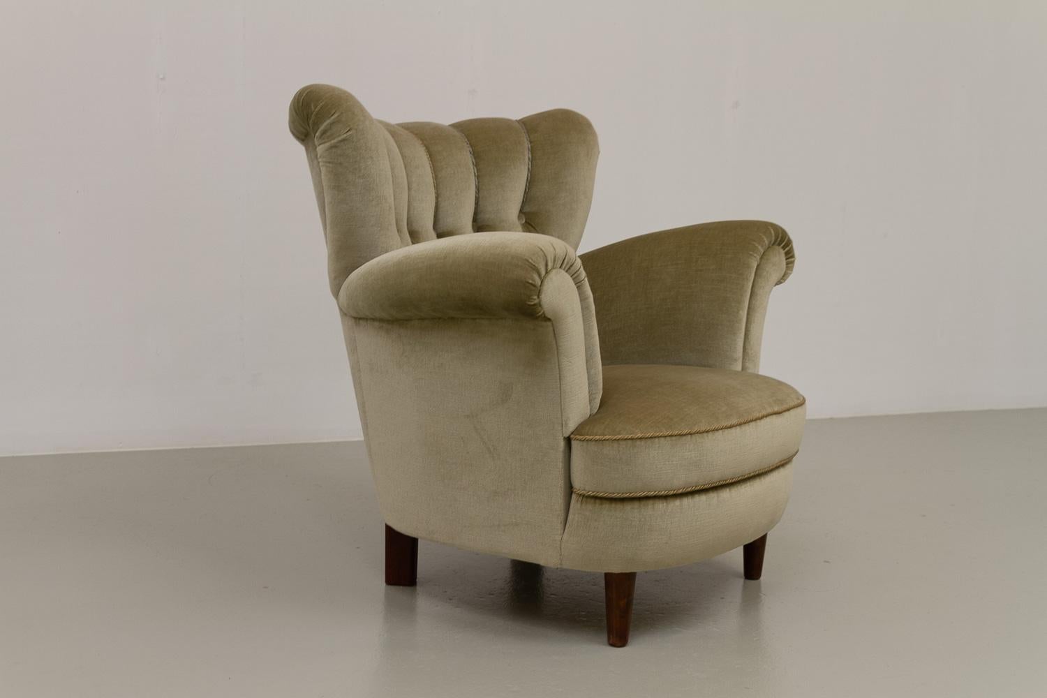 Vintage Danish Green Velvet Wingback Lounge Chairs, 1940s. Set of 2. 11