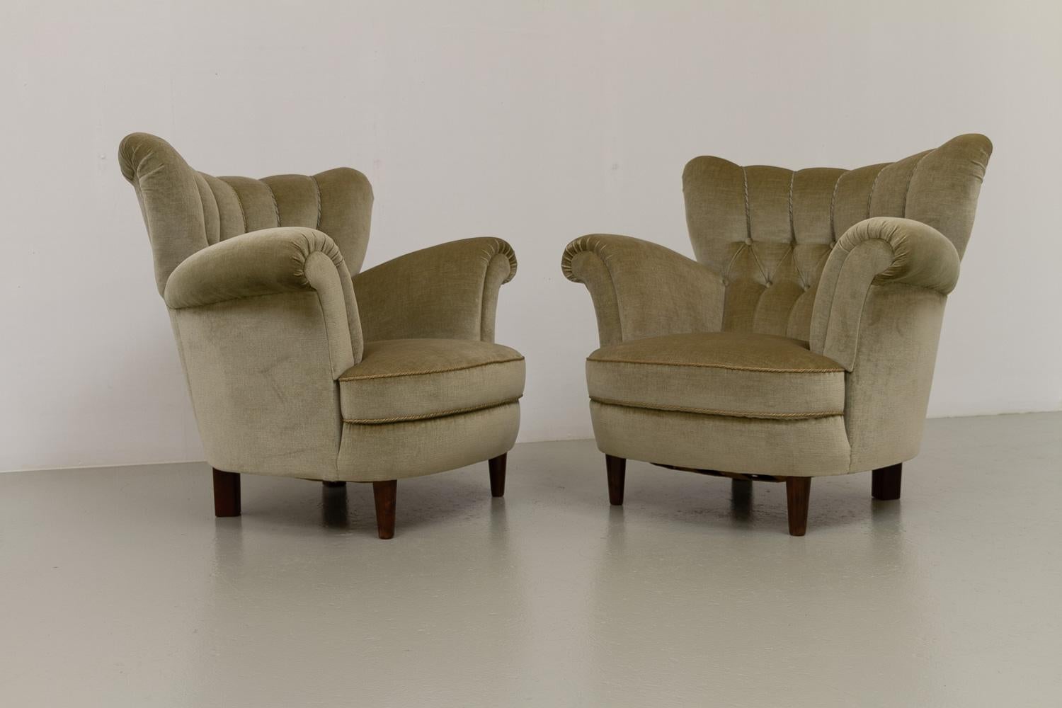 Vintage Danish Green Velvet Wingback Lounge Chairs, 1940s. Set of 2. 14