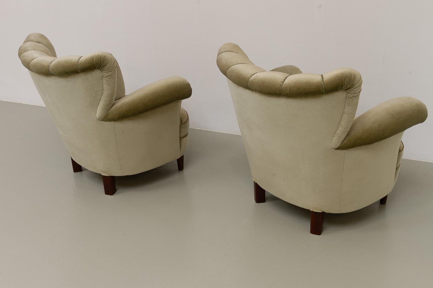 Vintage Danish Green Velvet Wingback Lounge Chairs, 1940s. Set of 2. 3