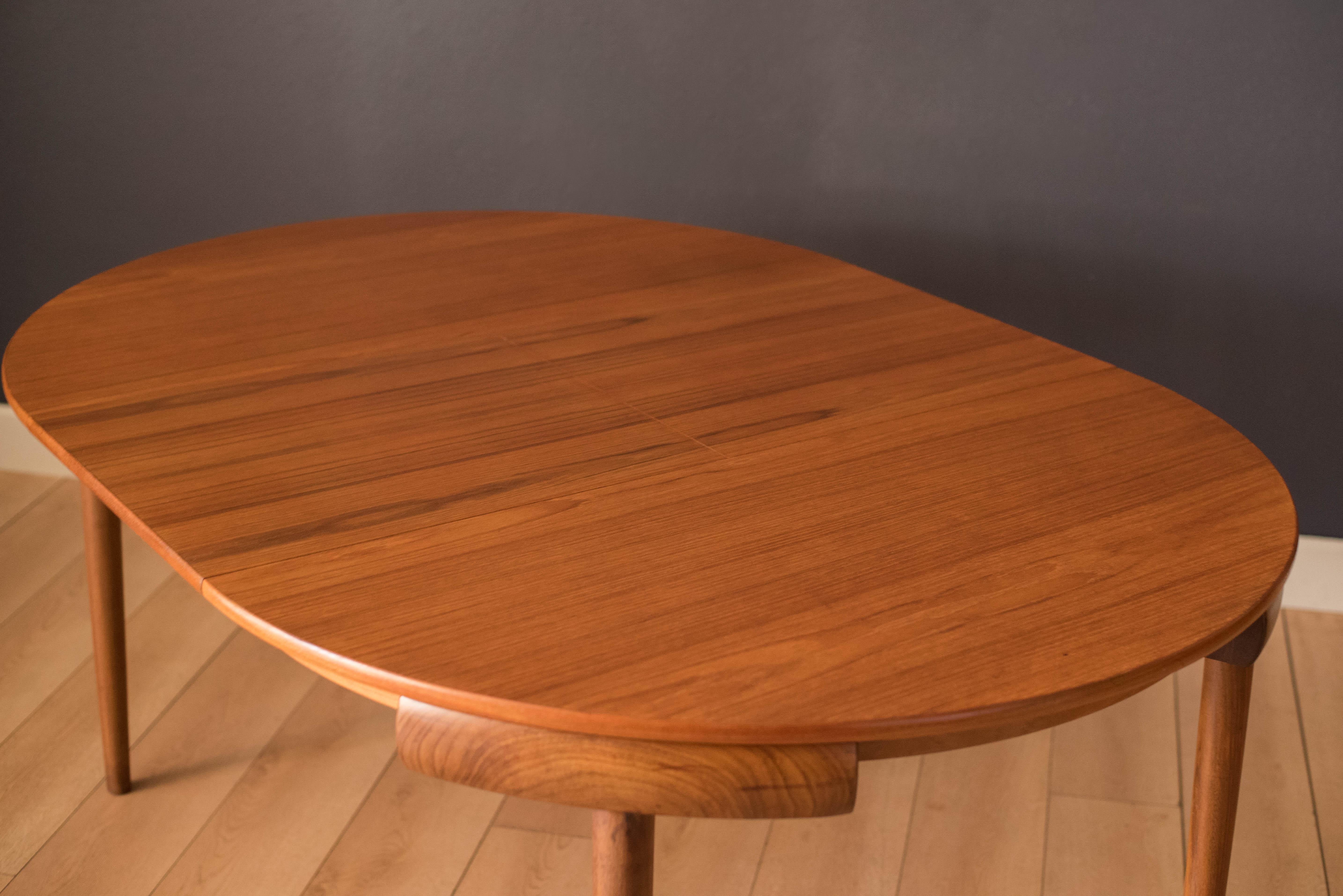 Vintage Danish Hans Olsen Teak Round Dining Table and Chair Set In Good Condition In San Jose, CA