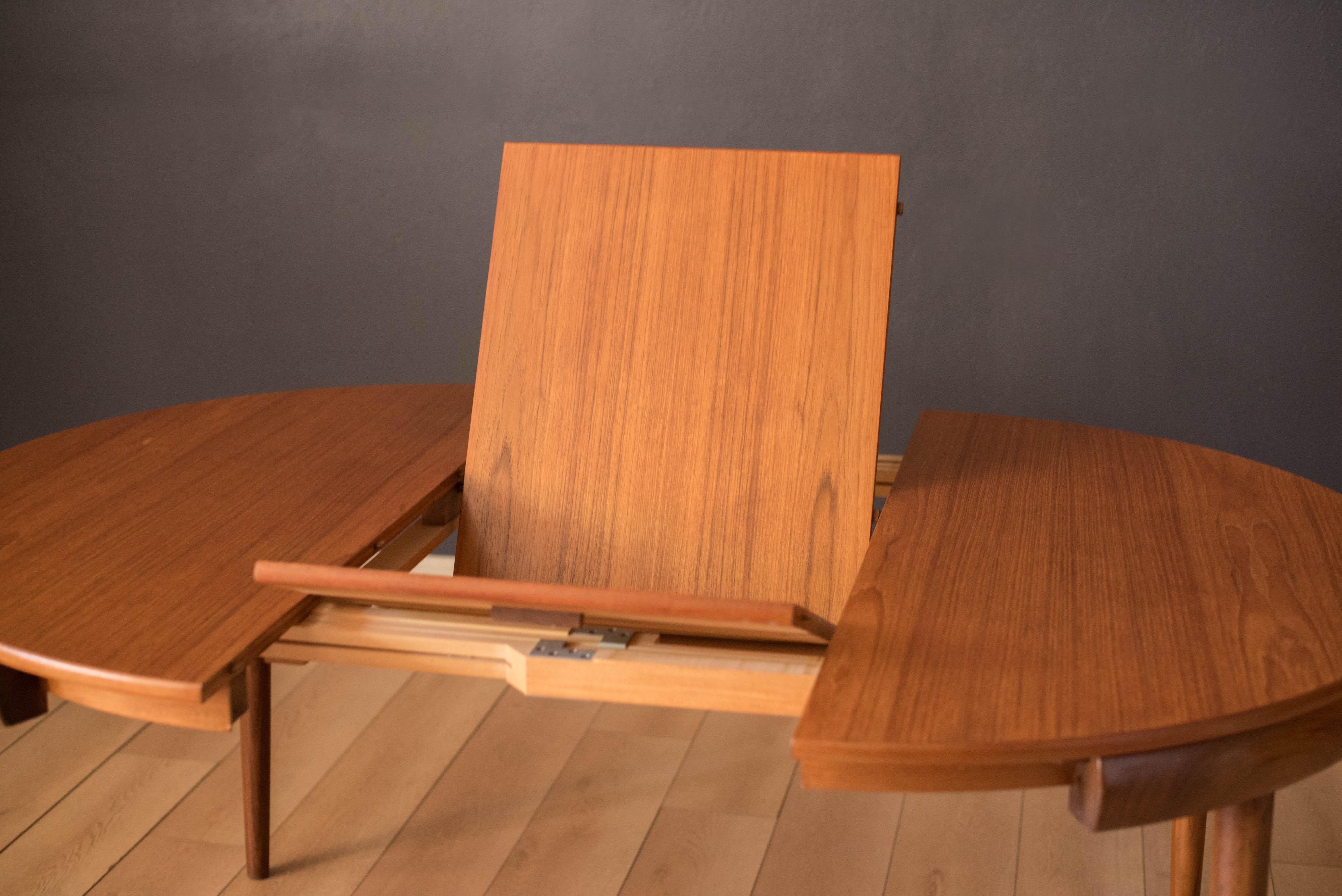 Mid-20th Century Vintage Danish Hans Olsen Teak Round Dining Table and Chair Set