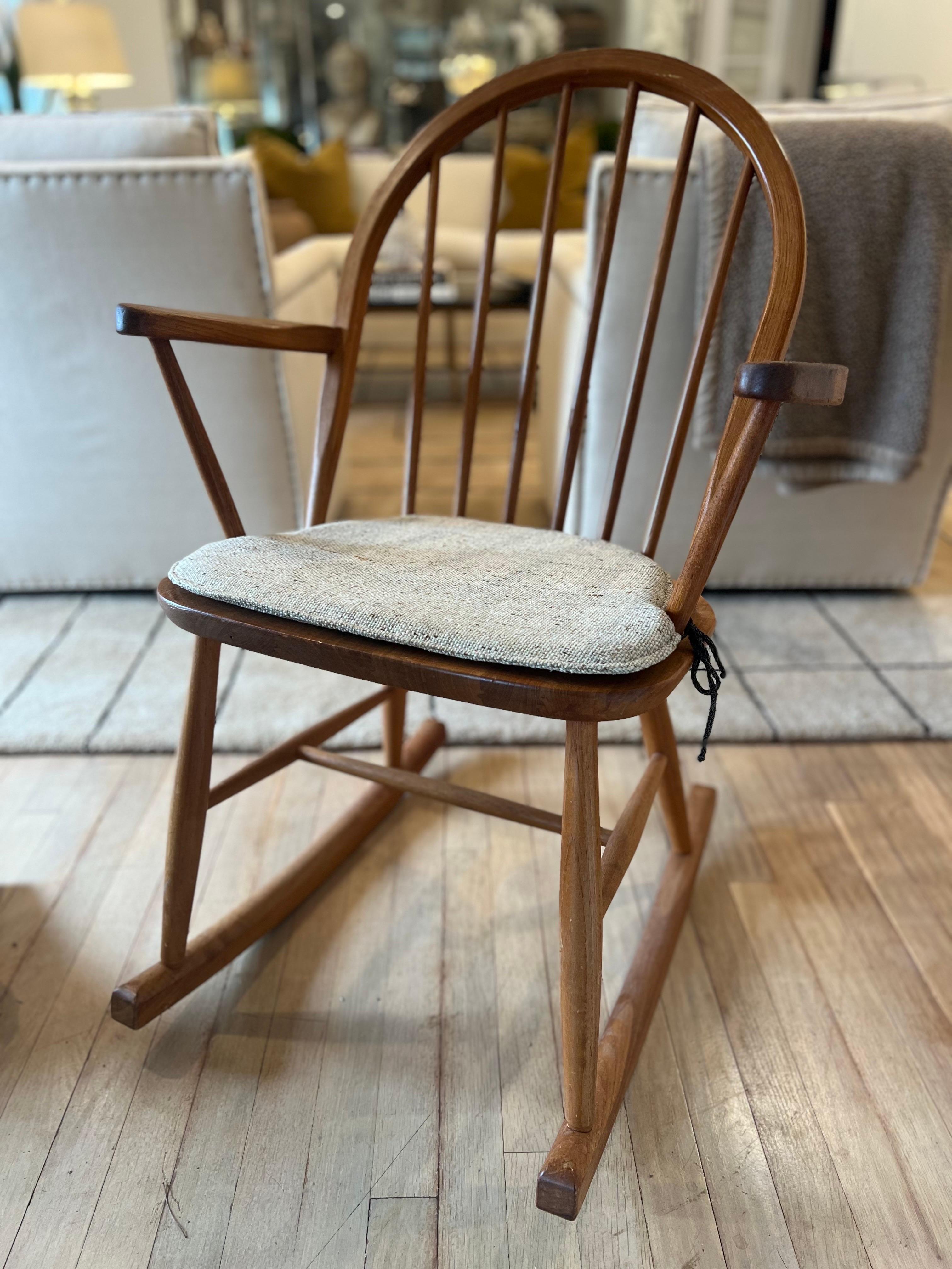 Vintage Jorgensen Danish Rocking Chair. Smaller scale perfect for a tight corner or childs bedroom.

Solid structure. Comes with seat cushion as seen in pics.