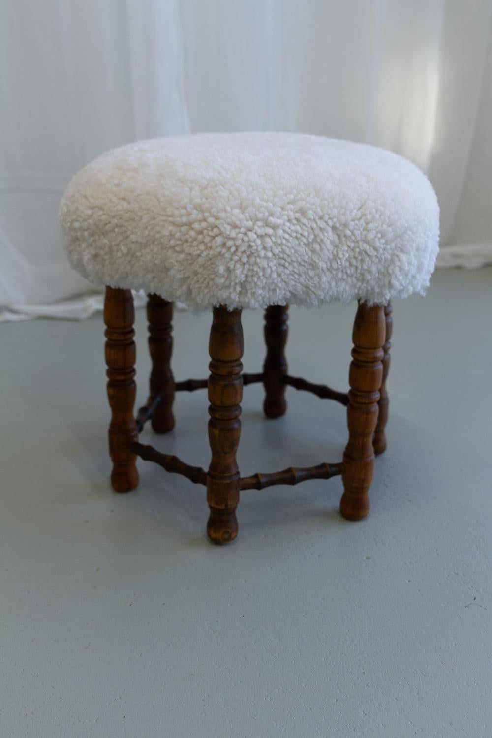Vintage Danish Hexagonal Oak Stool with Lambswool, 1930s. In Good Condition For Sale In Asaa, DK