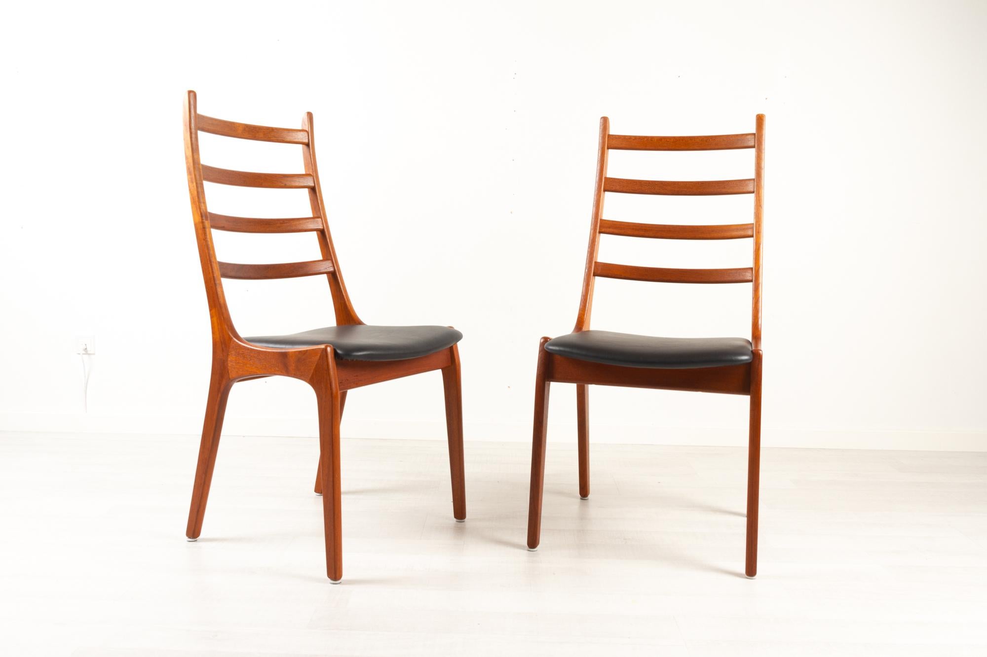 Vintage Danish High-Back Teak Dining Chairs by Korup Stolefabrik 1960s, Set of 4 In Good Condition For Sale In Asaa, DK