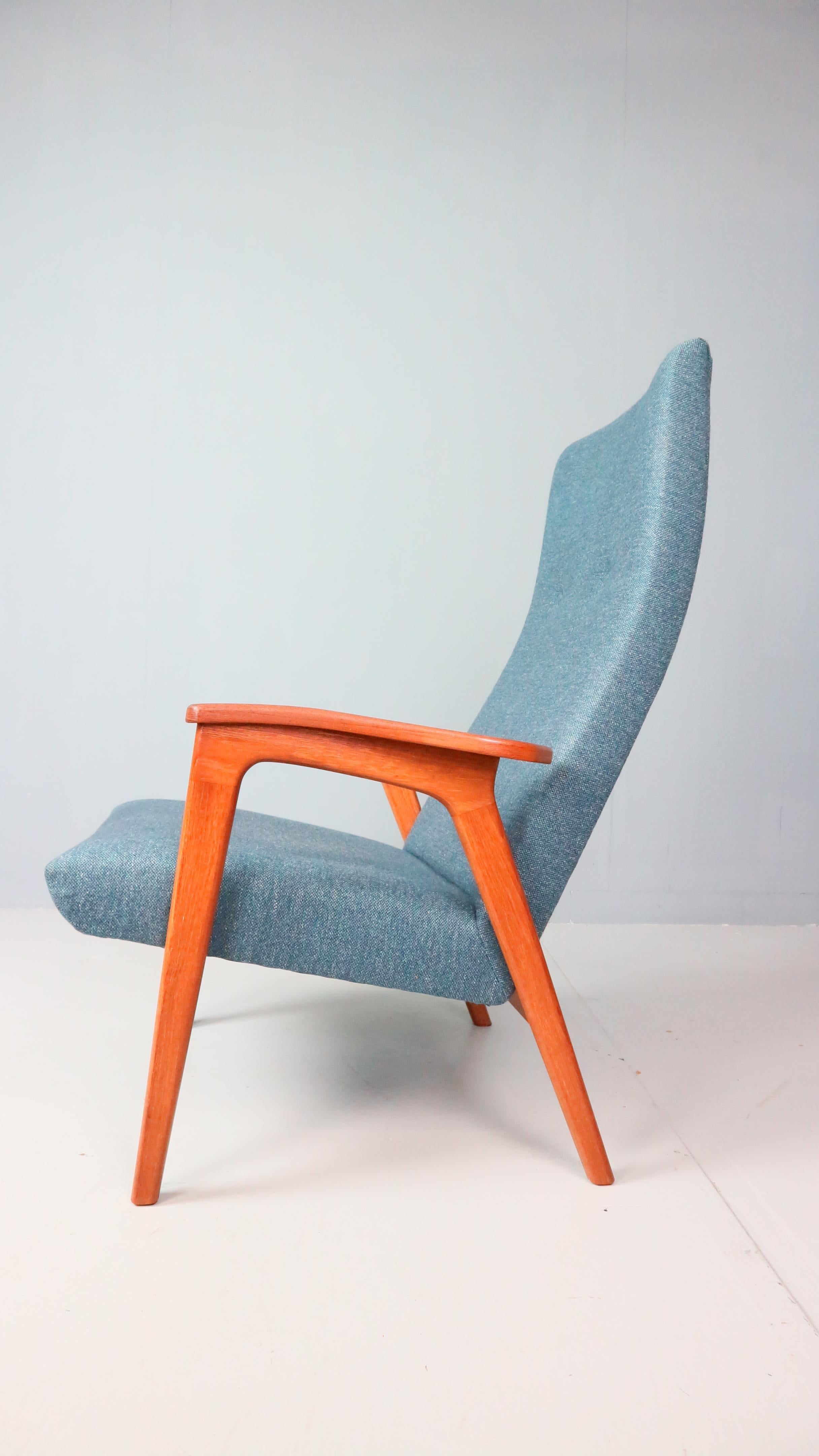 Dänischer Vintage-Sessel mit hoher Rückenlehne aus Teakholz und Wolle 1960er Jahre (Skandinavische Moderne)