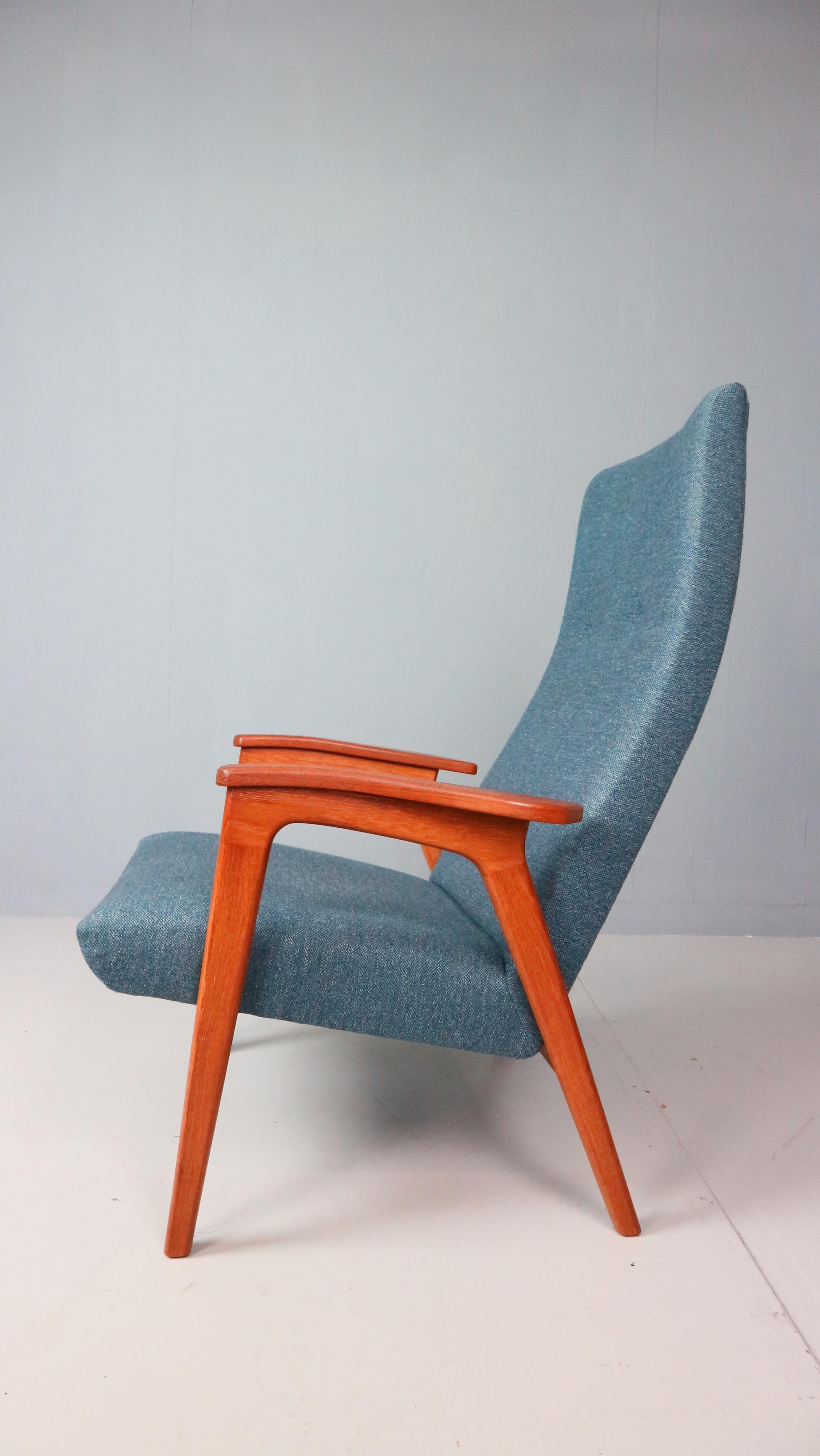 Dänischer Vintage-Sessel mit hoher Rückenlehne aus Teakholz und Wolle 1960er Jahre im Zustand „Gut“ in The Hague, NL