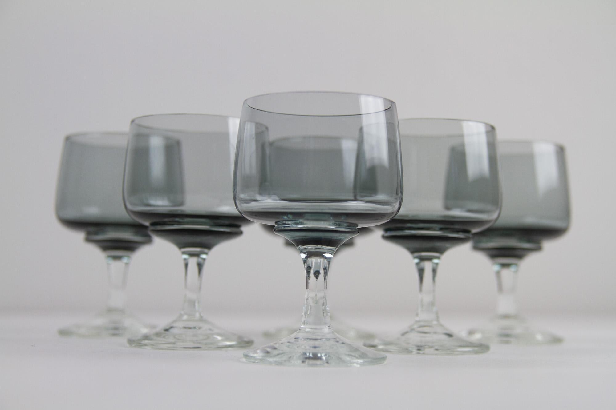 Vintage Danish Holmegaard Atlantic Port/Liquor Glasses, 1960s. Set of 6.
Set of 6 beautiful hand-blown vintage drinking glasses from Danish glasswork Holmegaard designed by Per Lütken in 1962. These were only manufactured between 1962 and 1975. 
The