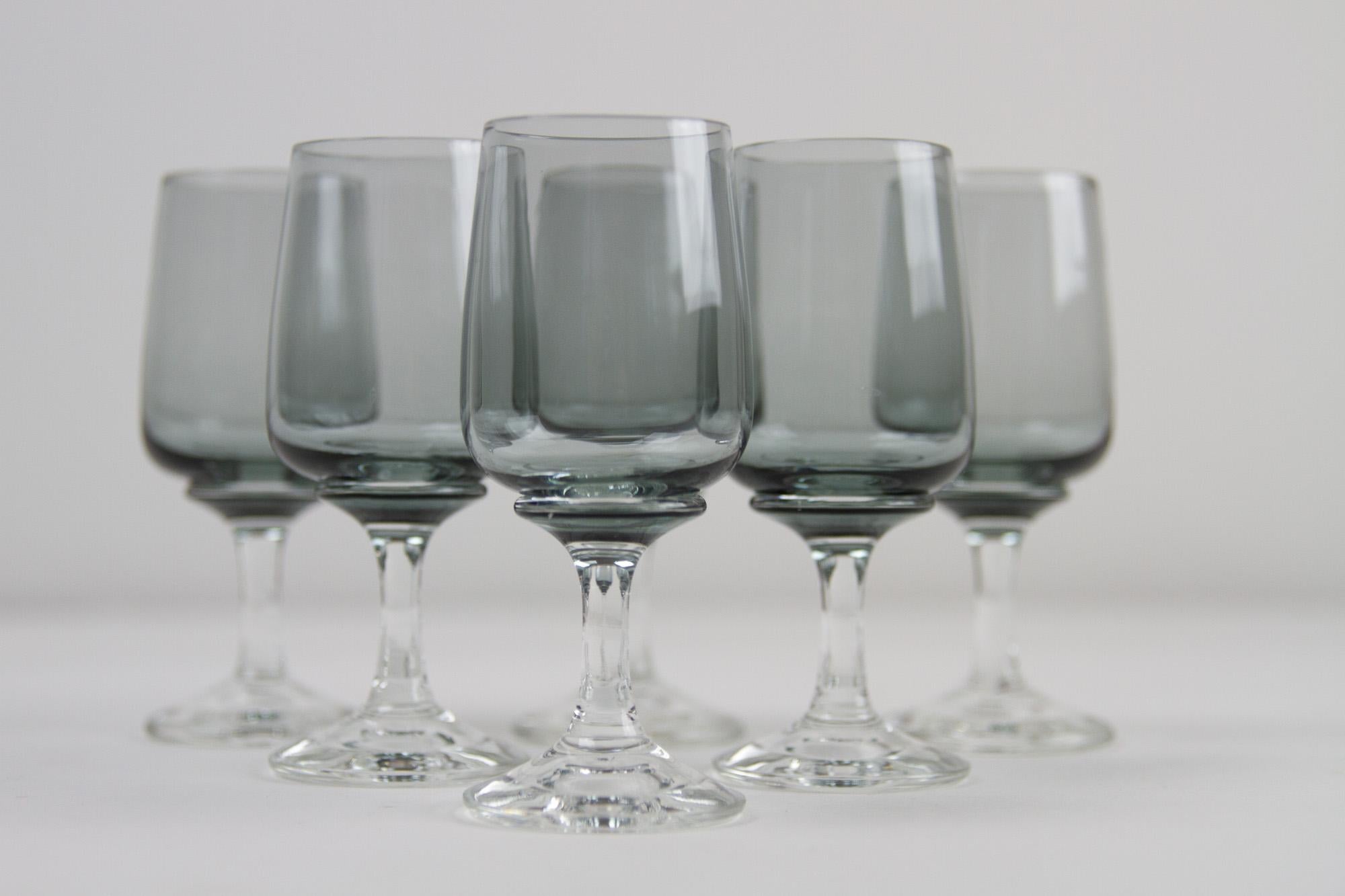 Vintage Danish Holmegaard Atlantic Snaps Glasses, 1960s. Set of 6.
Set of 6 beautiful hand-blown vintage drinking glasses from Danish glasswork Holmegaard designed by Per Lütken in 1962. These were only manufactured between 1962 and 1975. 
The top