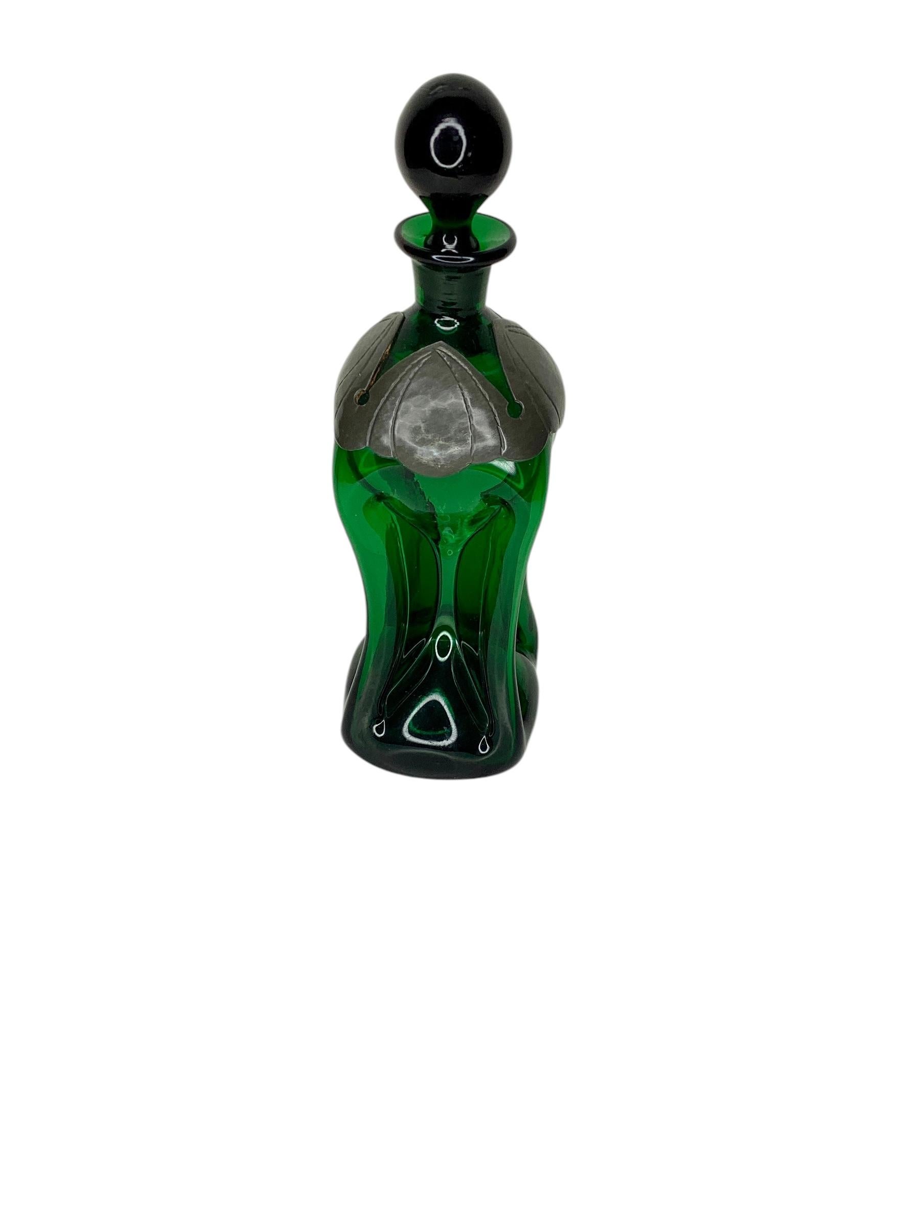 Decantador danés vintage Kluk Kluk verde de Holmegaard en Bueno estado para la venta en Chapel Hill, NC