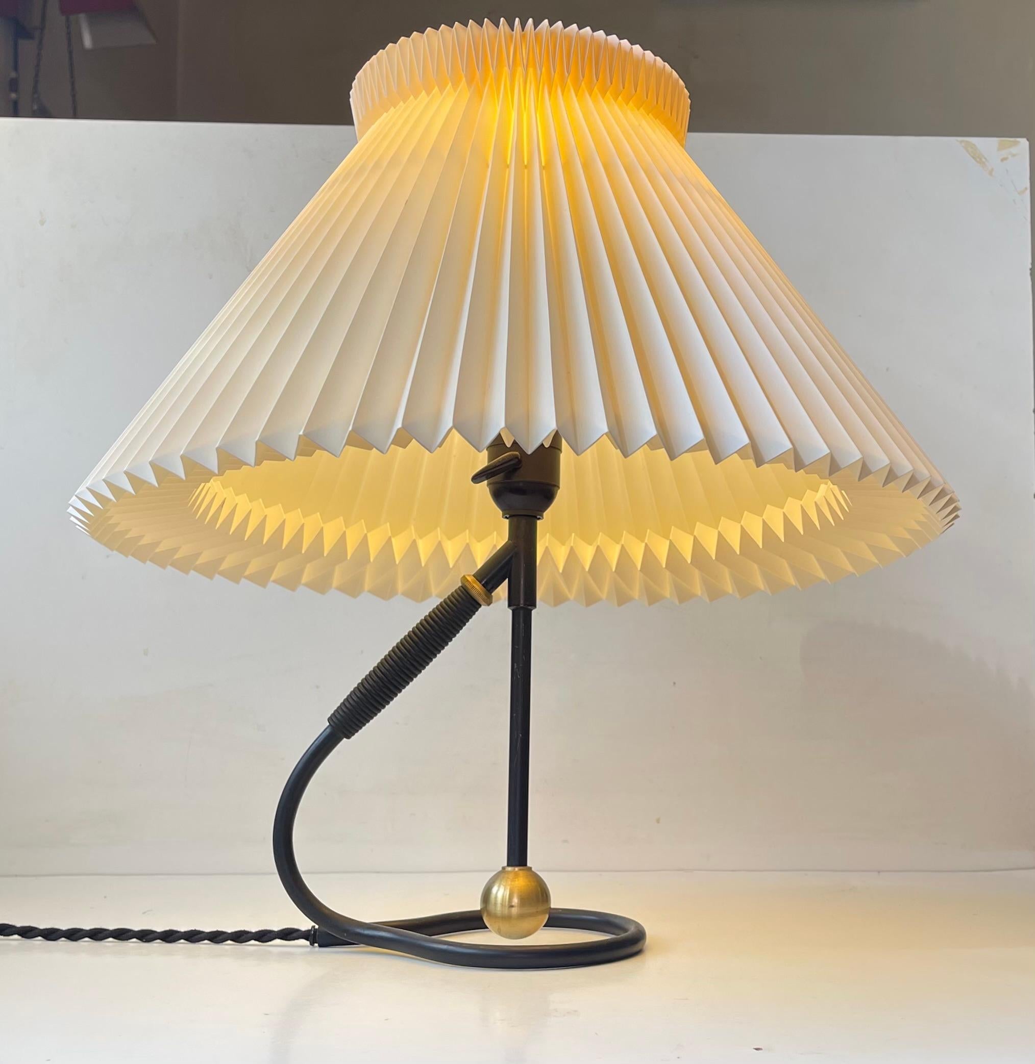 Vintage Danish Le Klint Table Lamp in Brass & Paper by Kaare Klint, 1950s For Sale 3
