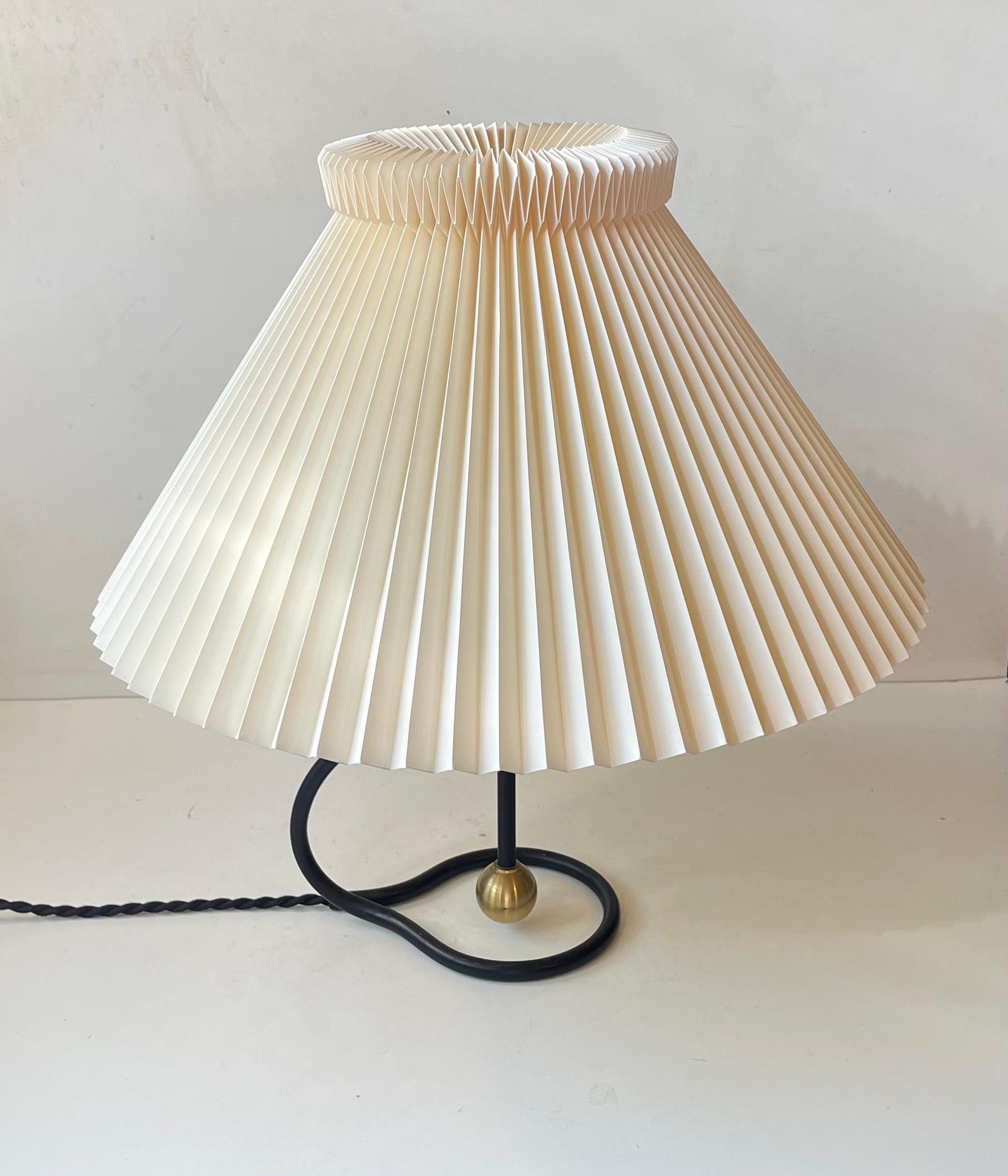Vintage Danish Le Klint Table Lamp in Brass & Paper by Kaare Klint, 1950s For Sale 2