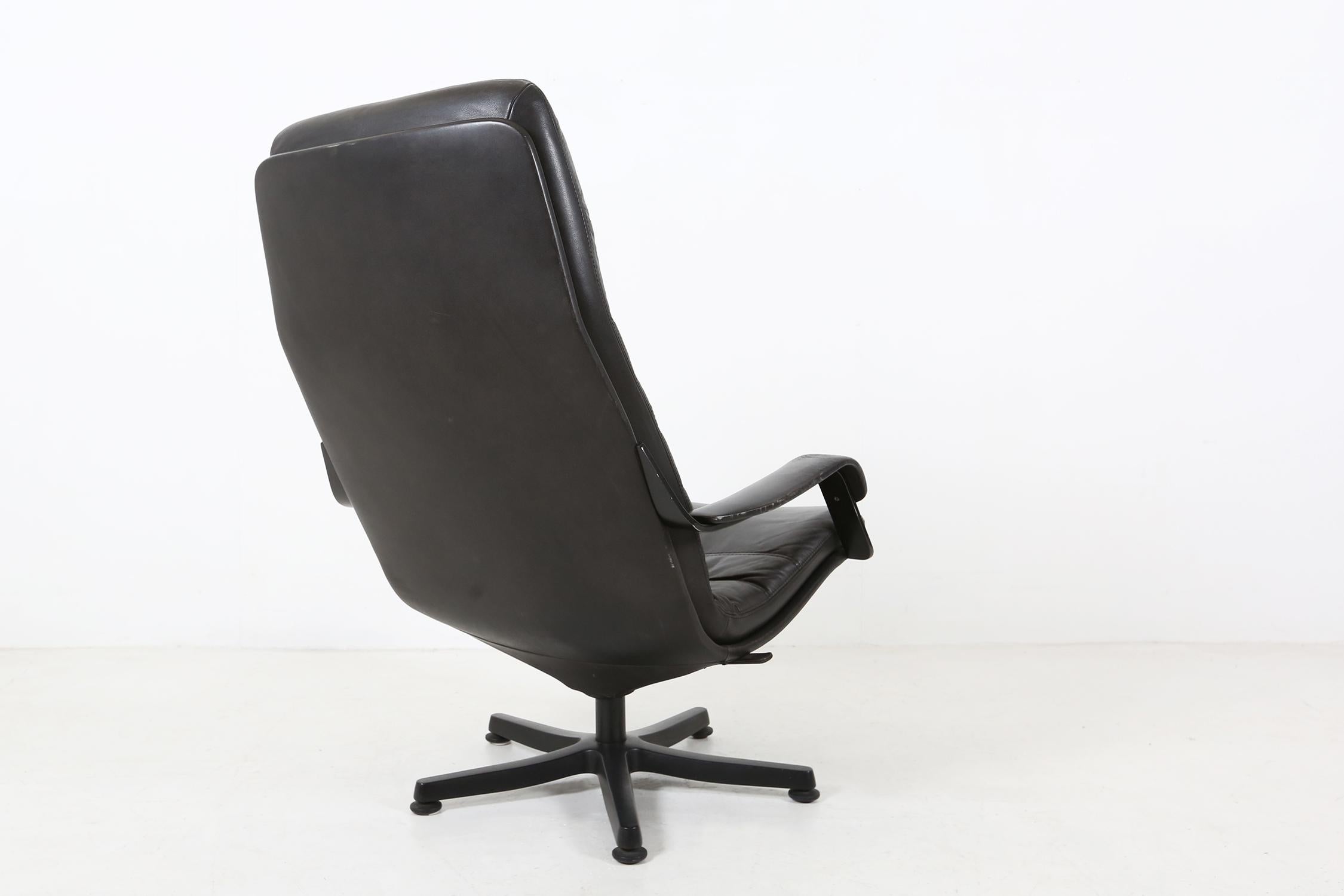 Vintage Danish Leather Lounge Chair from Berg Furniture with ottoman, 1970s 4