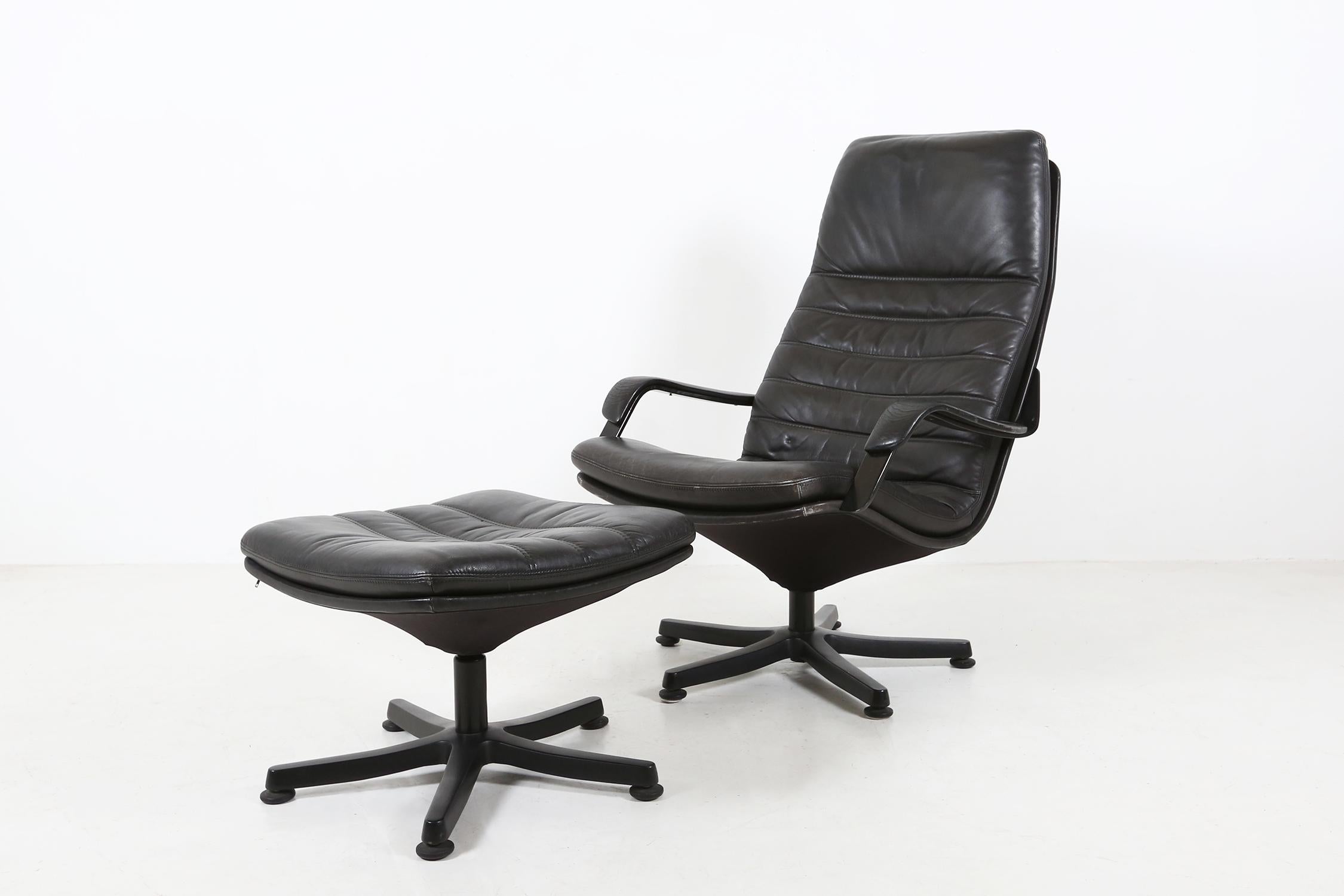 Denmark / 1970 / Lounge chair and Ottoman / leather, metal / Vintage / Mid-Century / Scandinavian Modern  

Very comfortable Scandinavian lounge chair and ottoman manufactured in the 1970s by Berg Furniture, Denmark.  

Crafted from premium quality