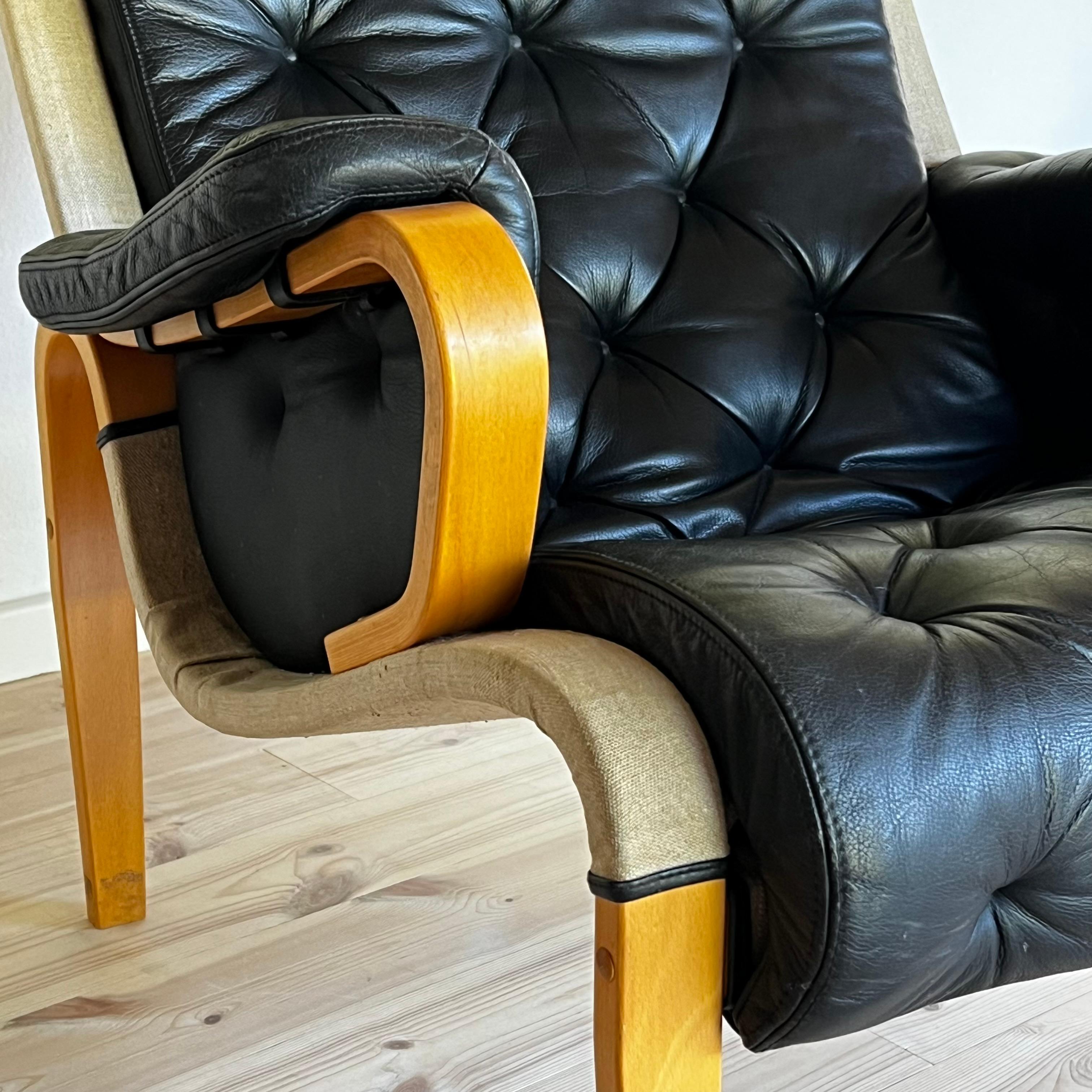 Vintage danish lounge chair and ottoman in the style of Pernilla Bruno Mathsson For Sale 3
